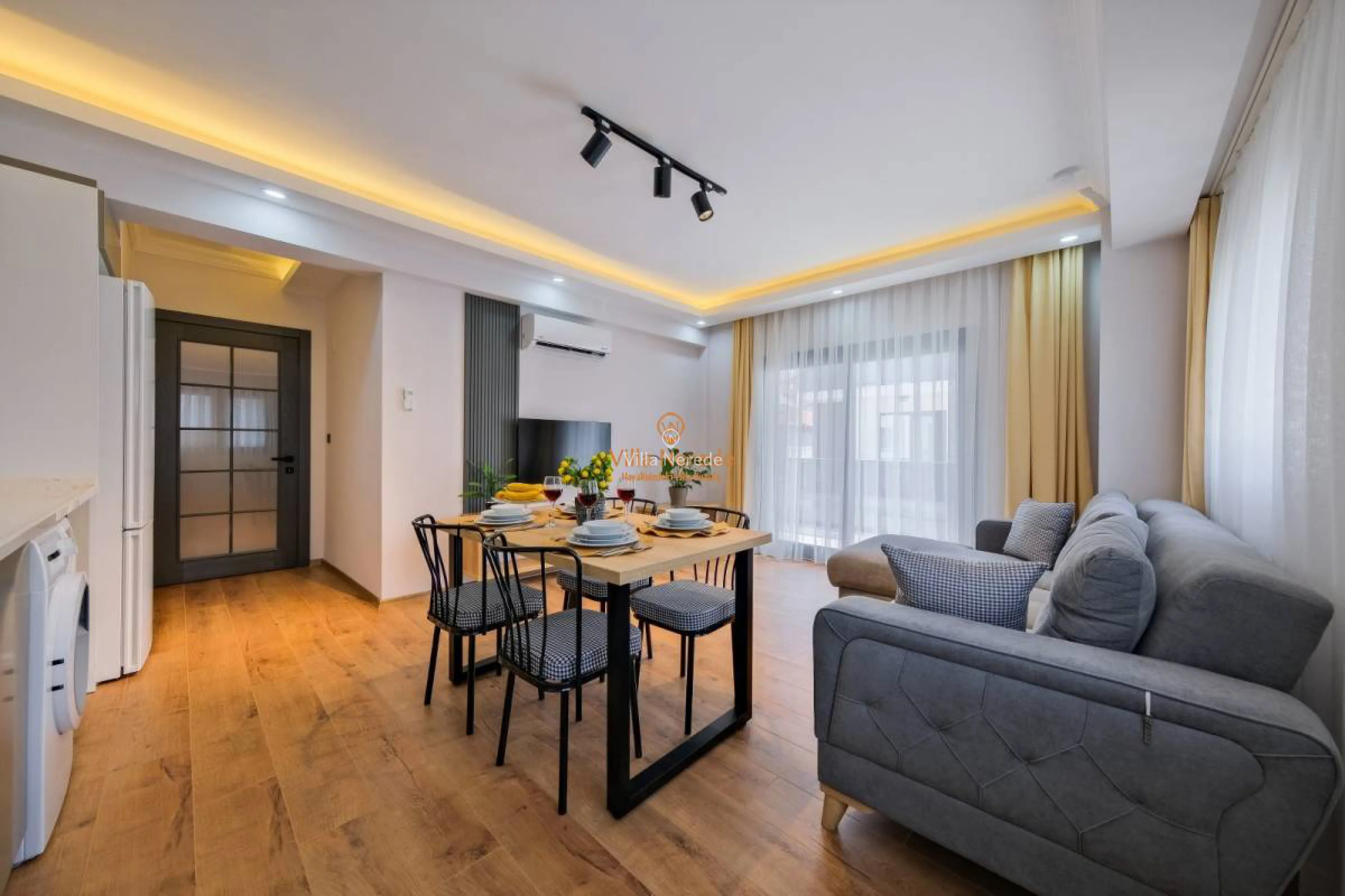 light-suite-apart-3-233462103-b.jpg