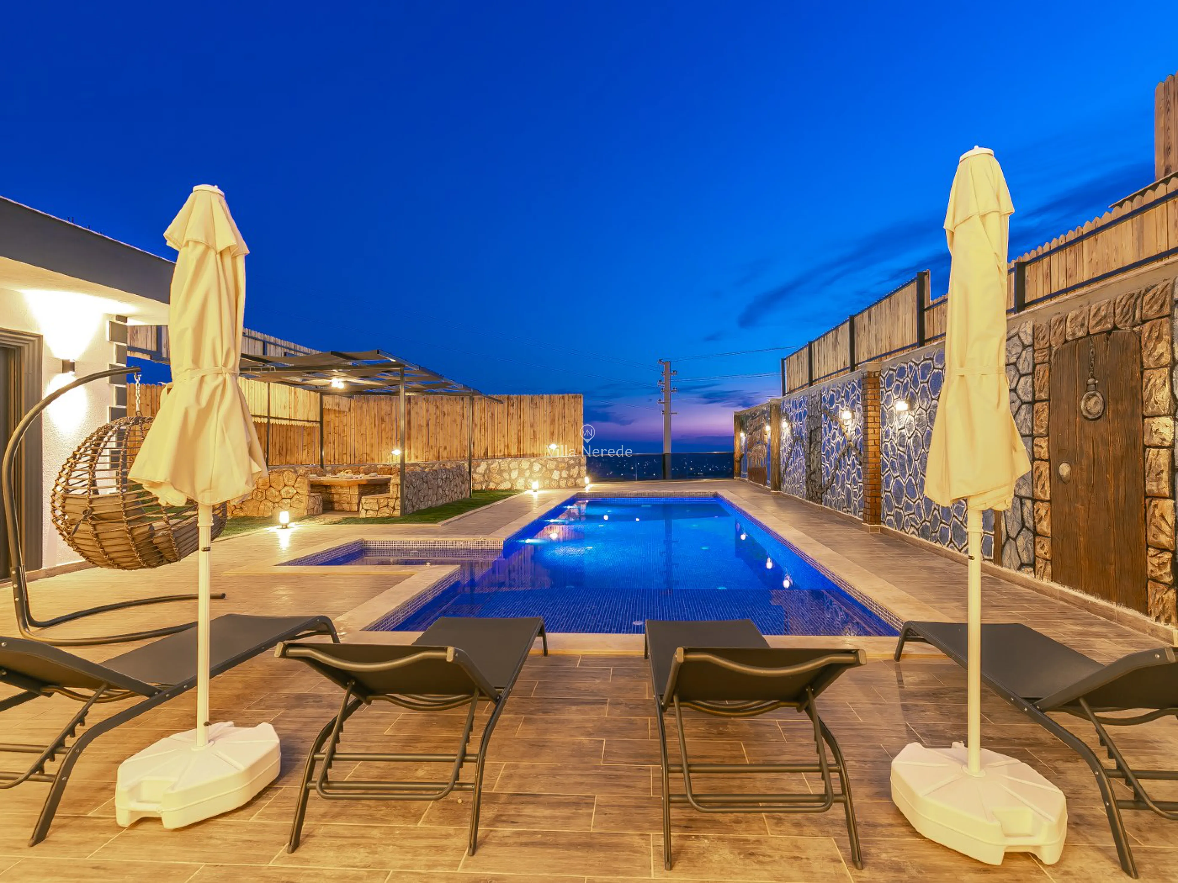 muhafazakar-jakuzili-kiralik-tatil-villa-incir-6_404_351.jpg