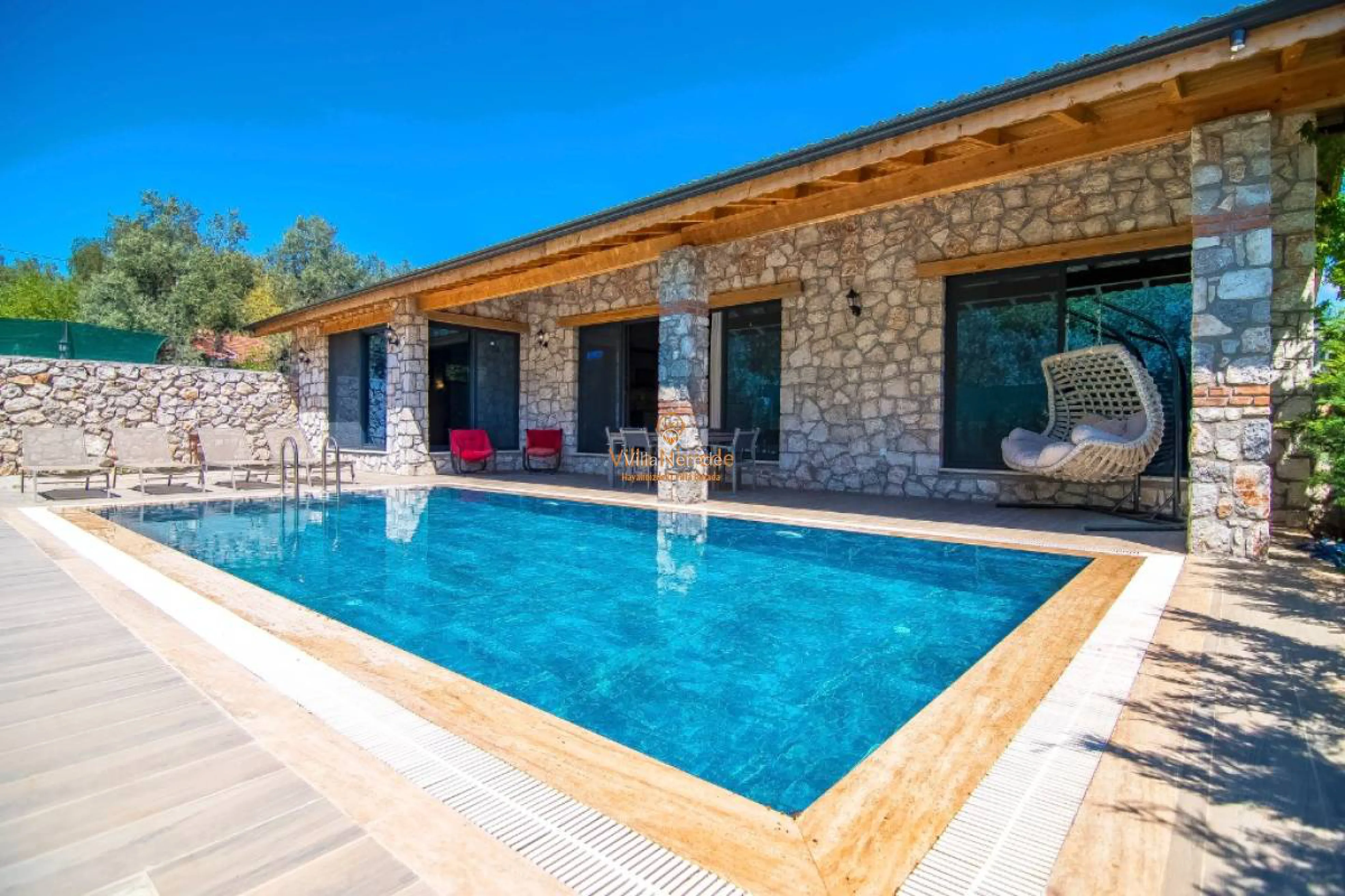villa-akar-2167321534-b.jpg