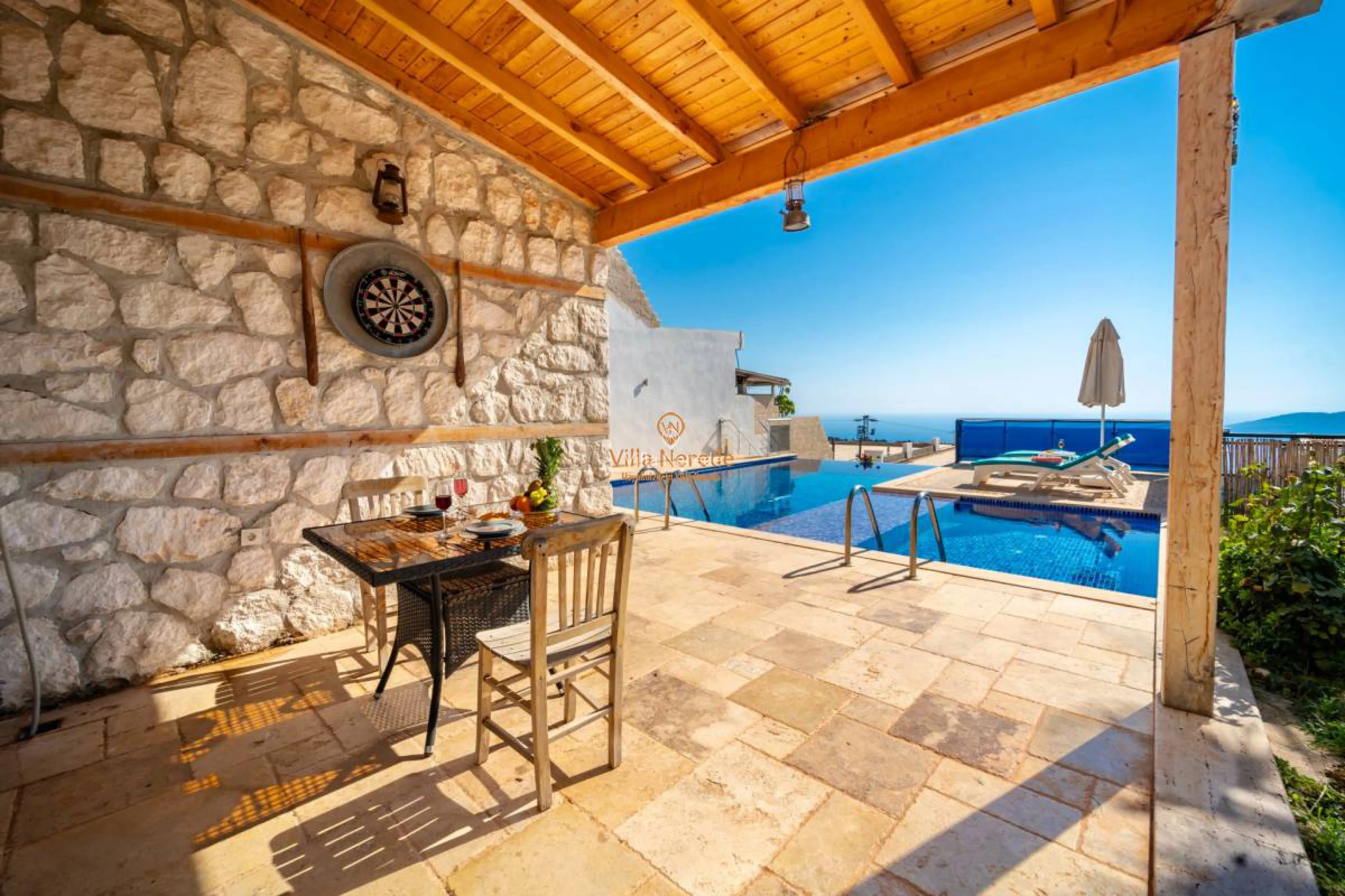 villa-anahita-649423631-b.jpg