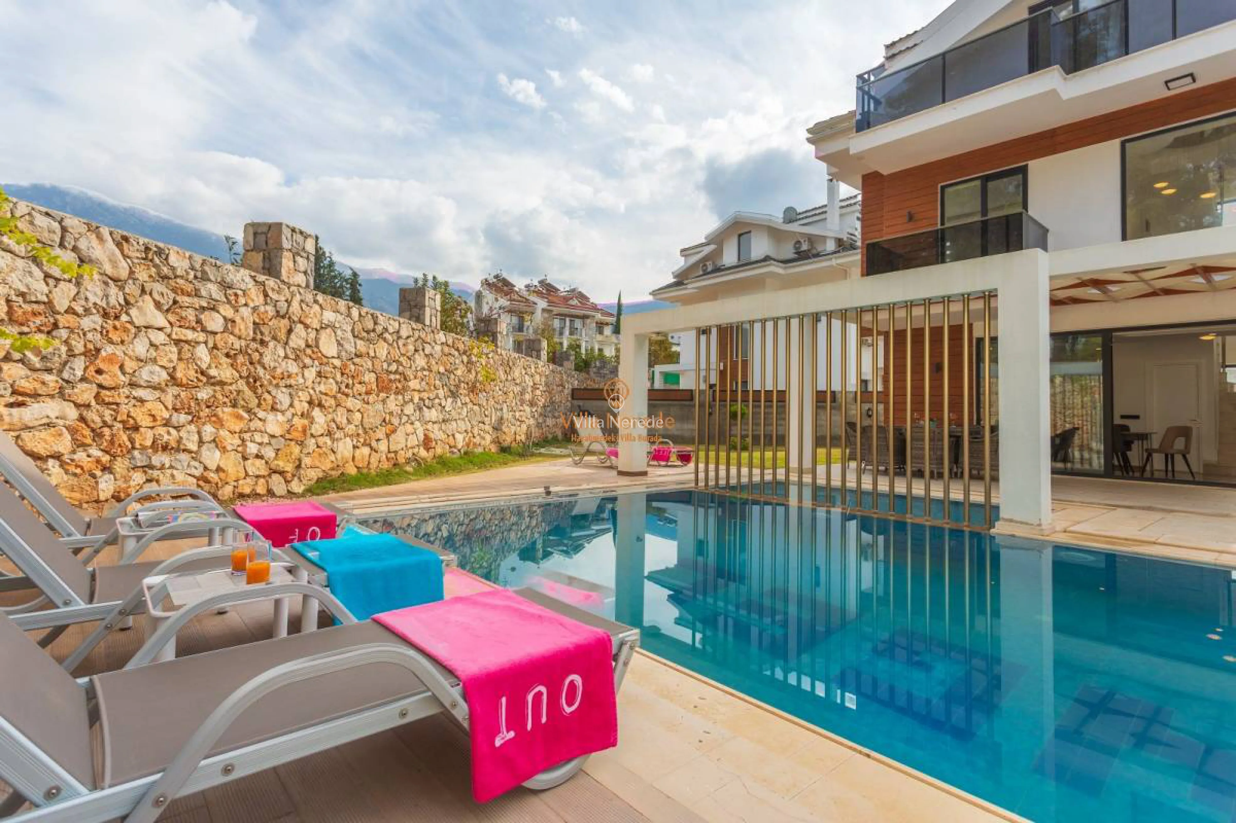 villa-angel-prestige-d-273437778-b.jpg