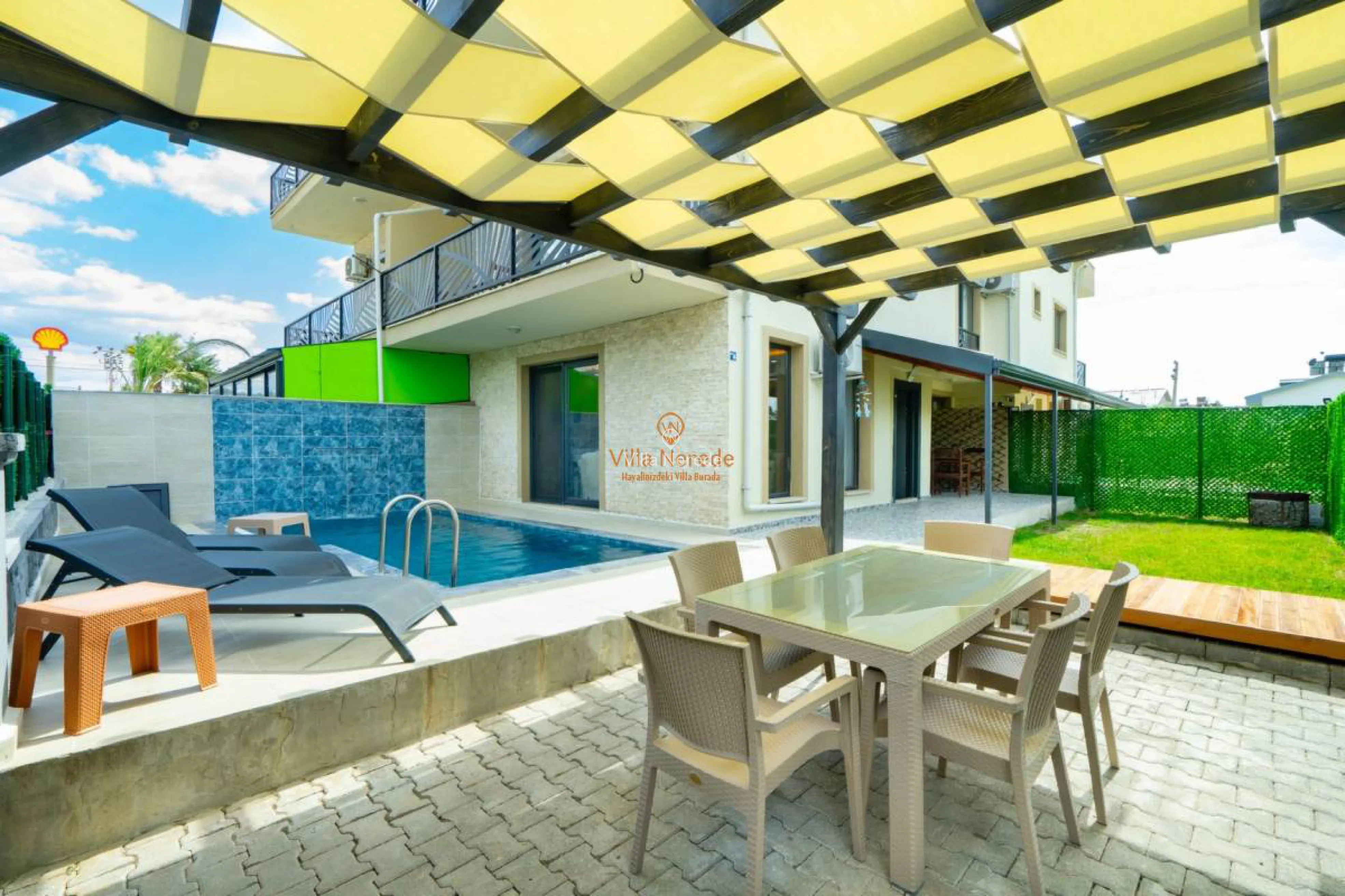 villa-arin-home-225428053-b.jpeg