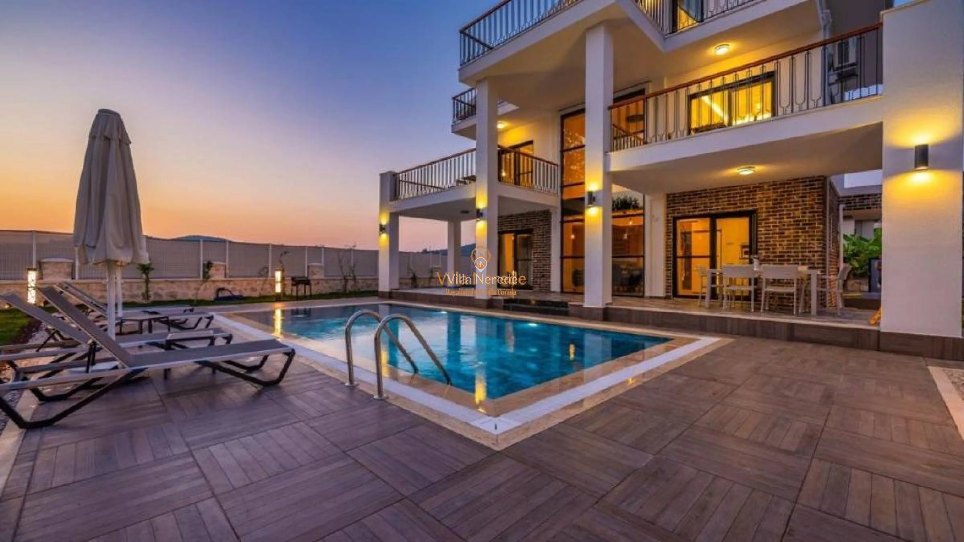 villa-azmira-100745886-b.jpg