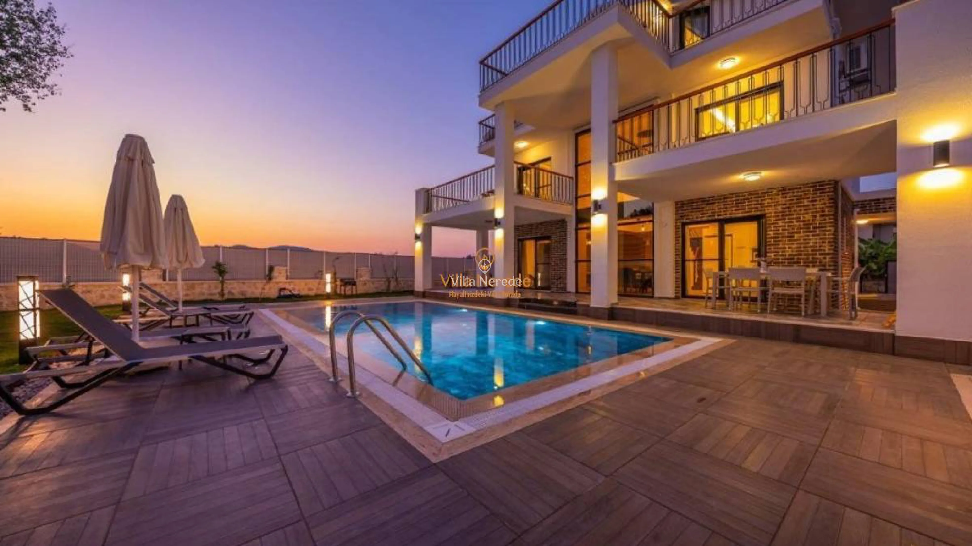 villa-azmira-102162837-b.jpg