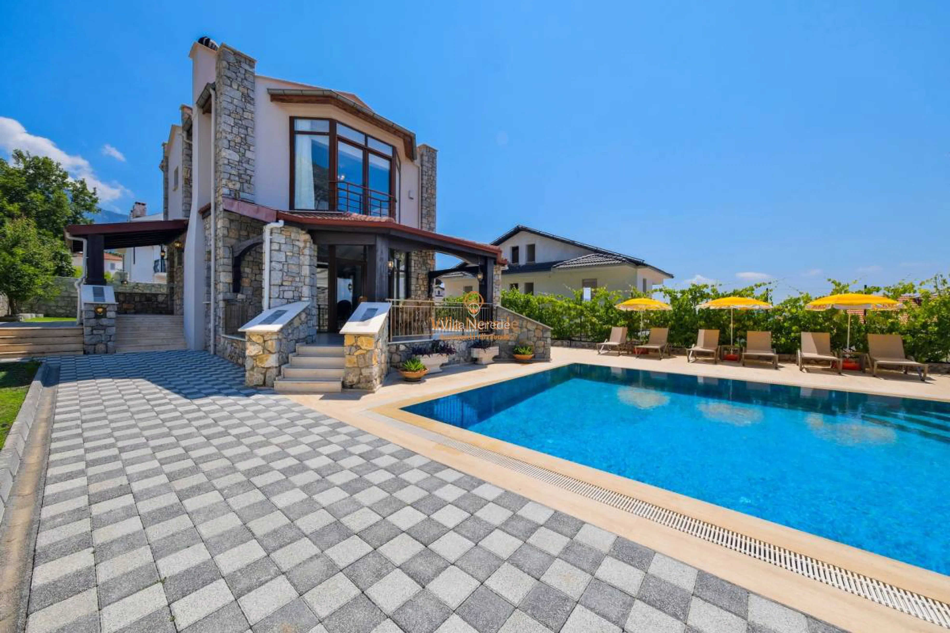 villa-batu-1052406058-b.jpg