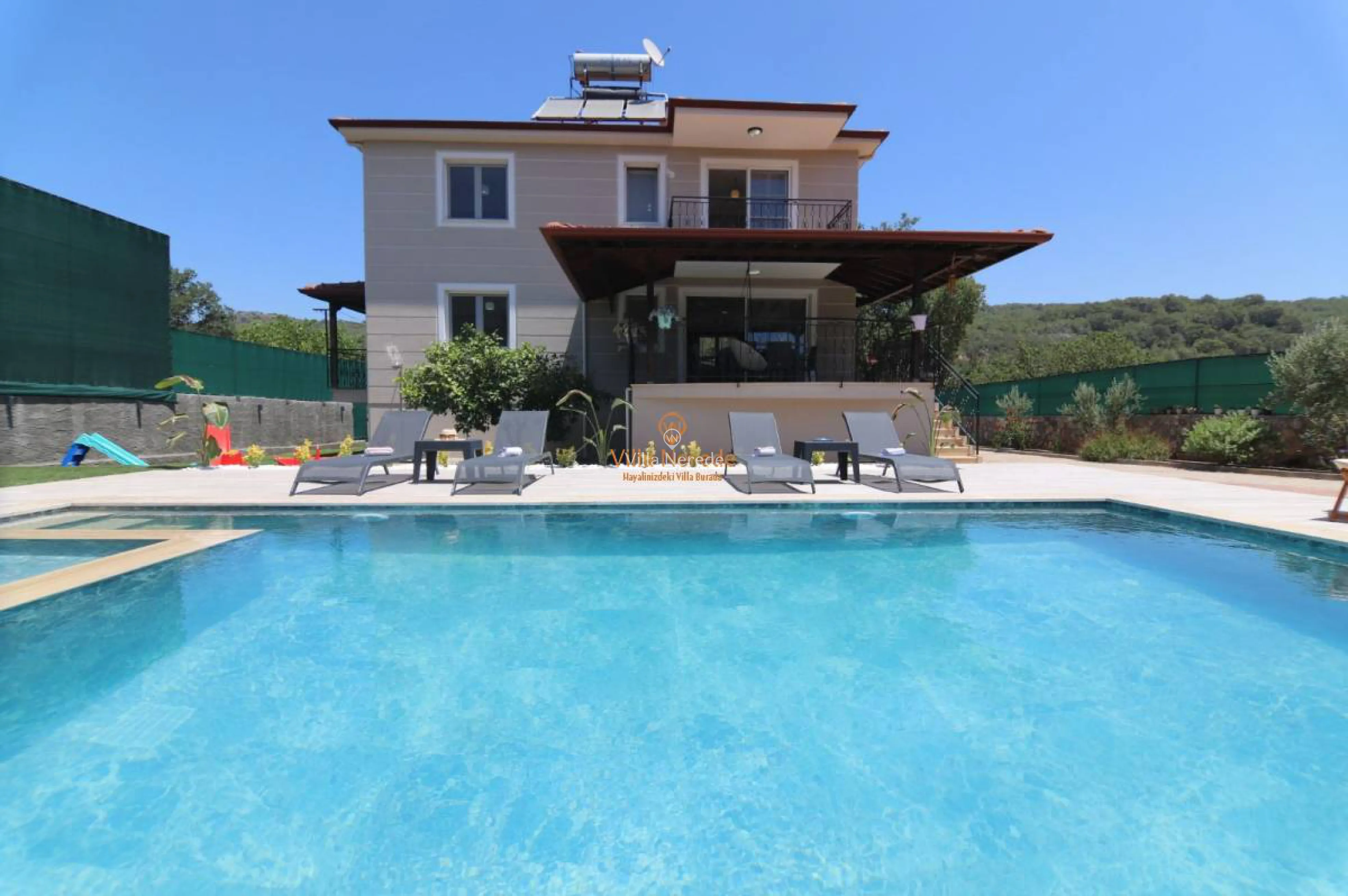 villa-big-house-261613009-b.jpeg