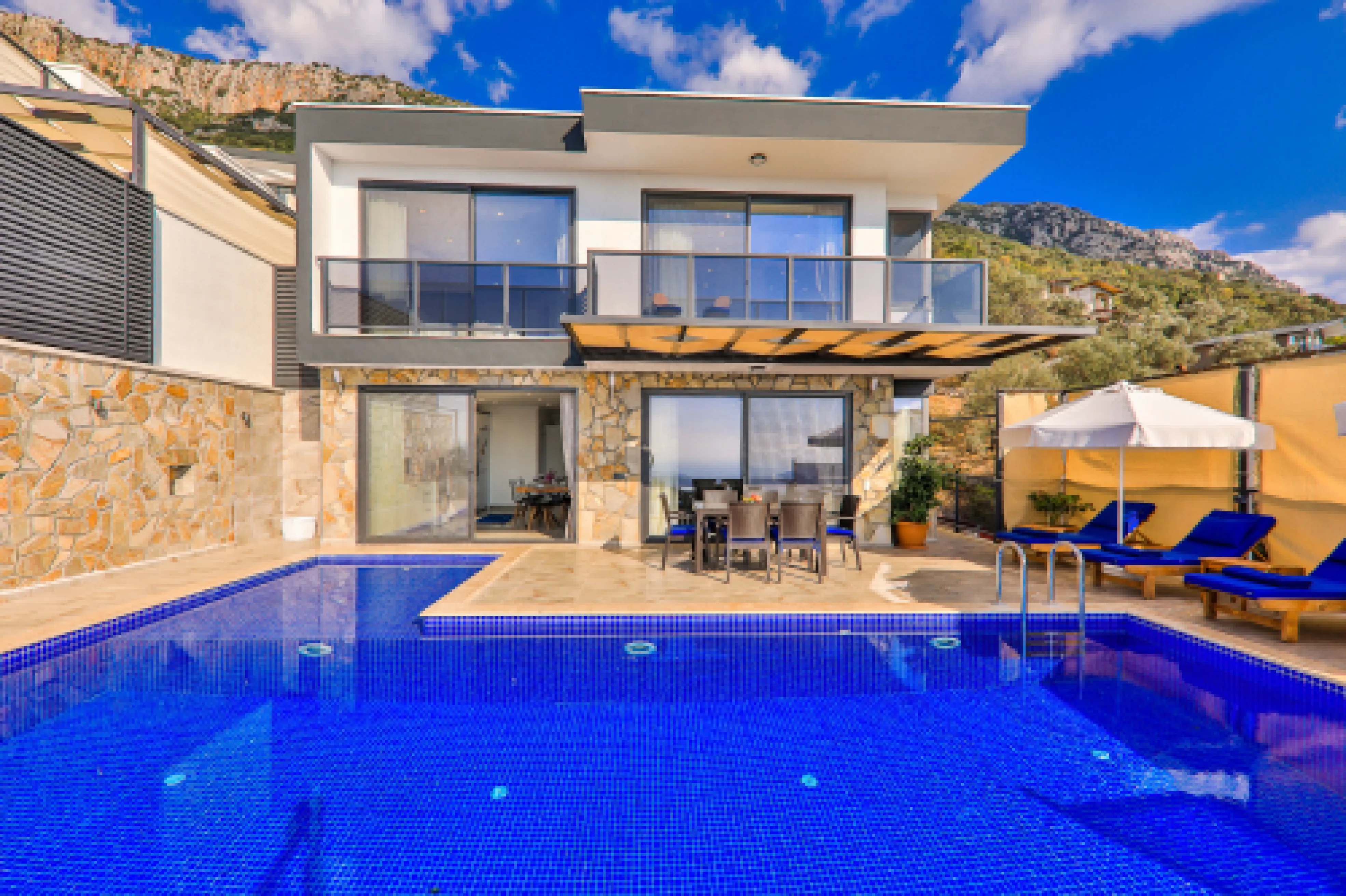 Villa Bluestar - Isıtmalı Kapalı Havuzlu Villa Kiralama