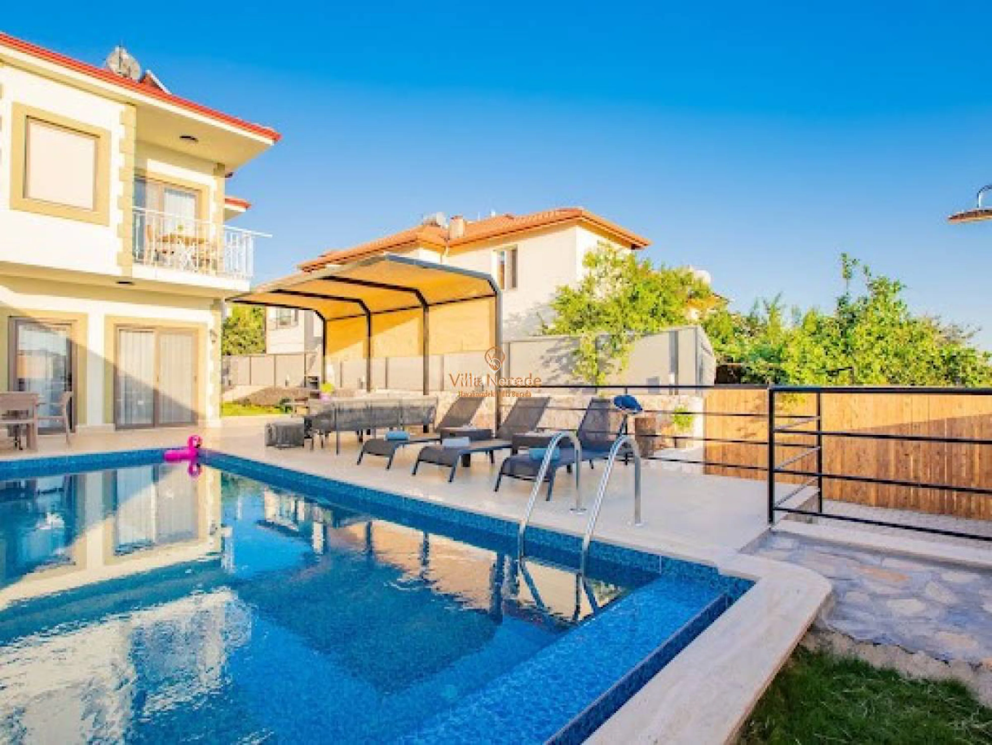 villa-cagdas-2-2280356684-b.jpg