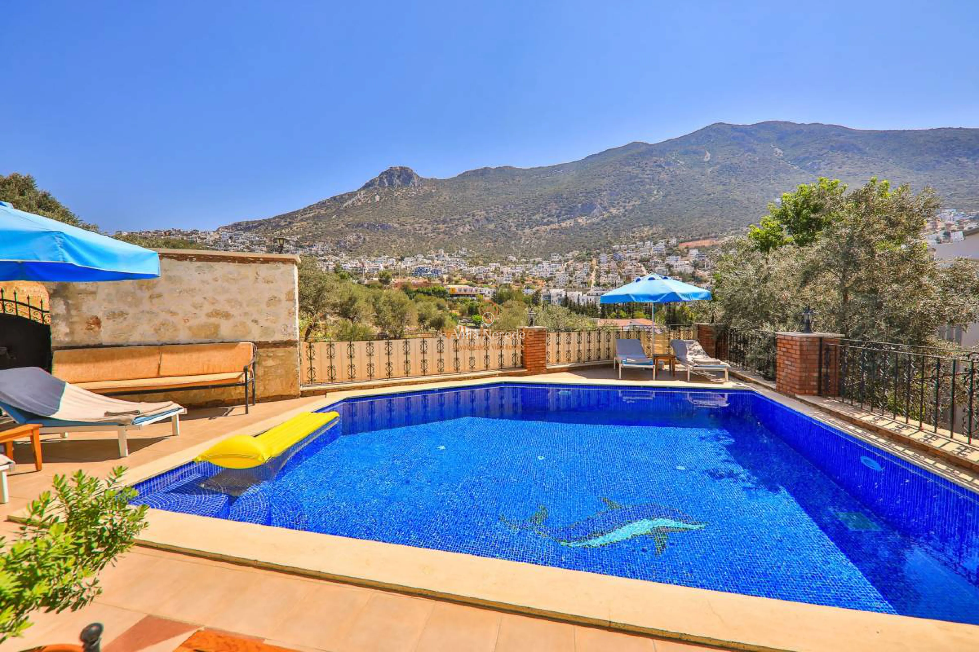 villa-doreana-2586093901-b.jpg