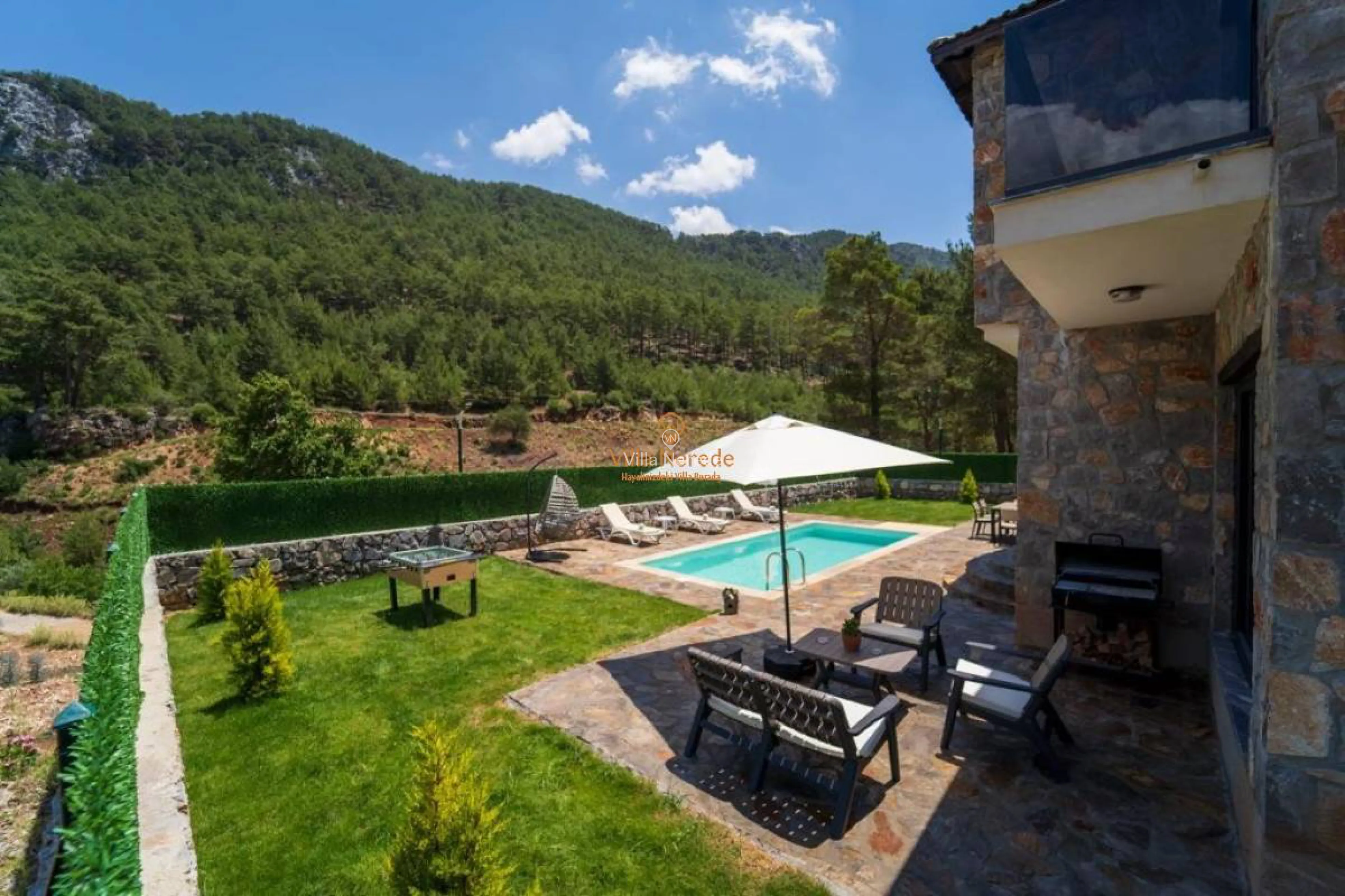 villa-edoy-555706522-b.jpg