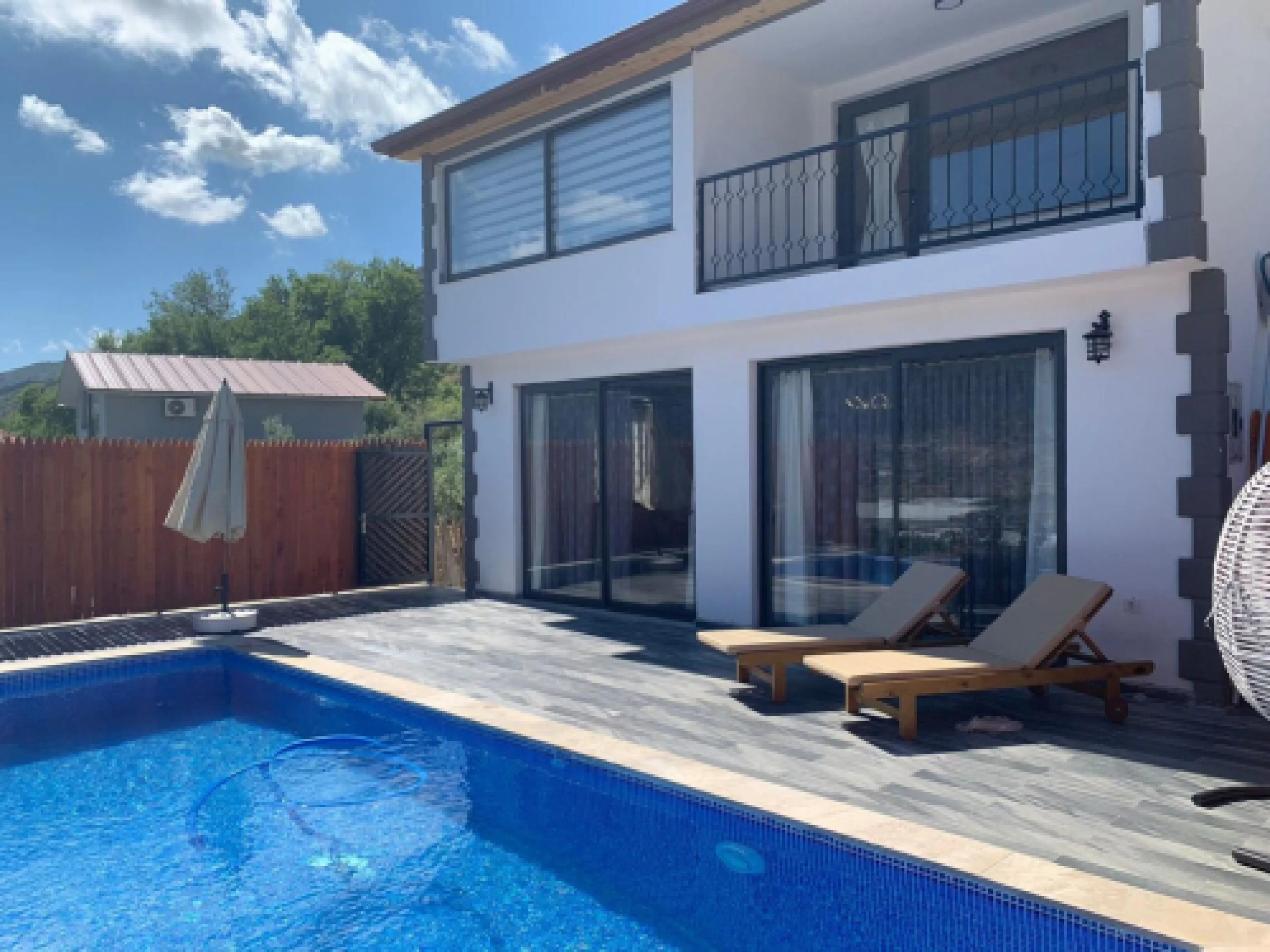Villa Enra - Muhafazakar Havuz Alanlı Kiralık Villa