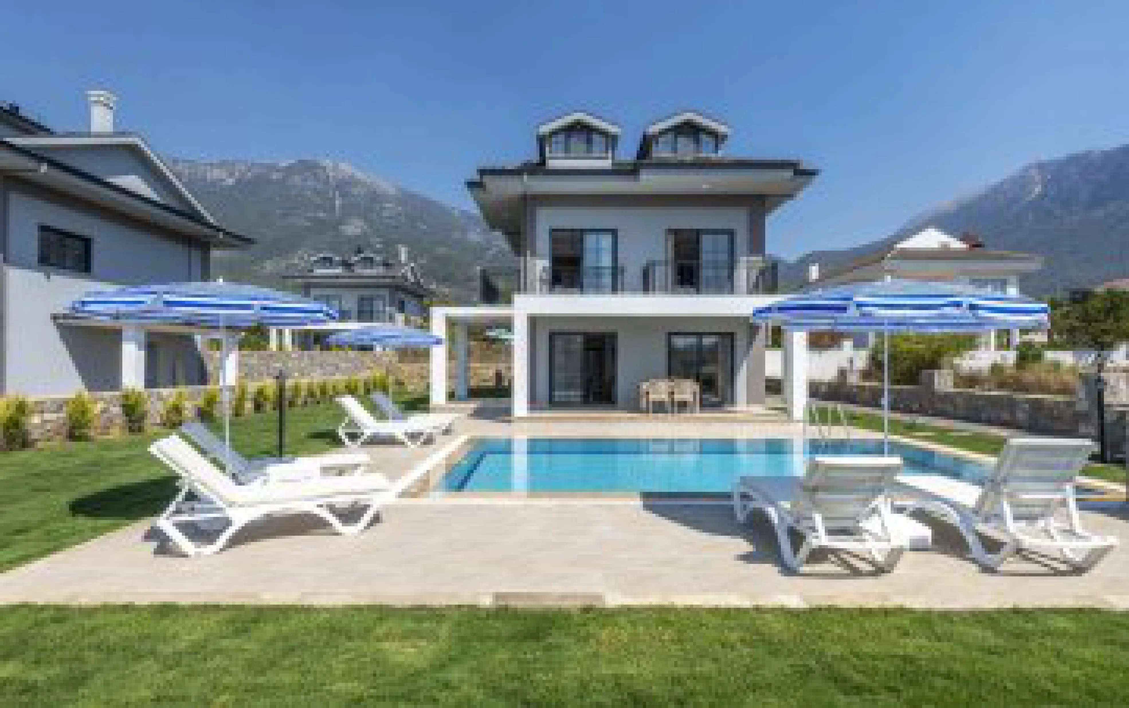 Villa Çağlar 2 - Muhafazakar Havuz Alanlı Kiralık Villa