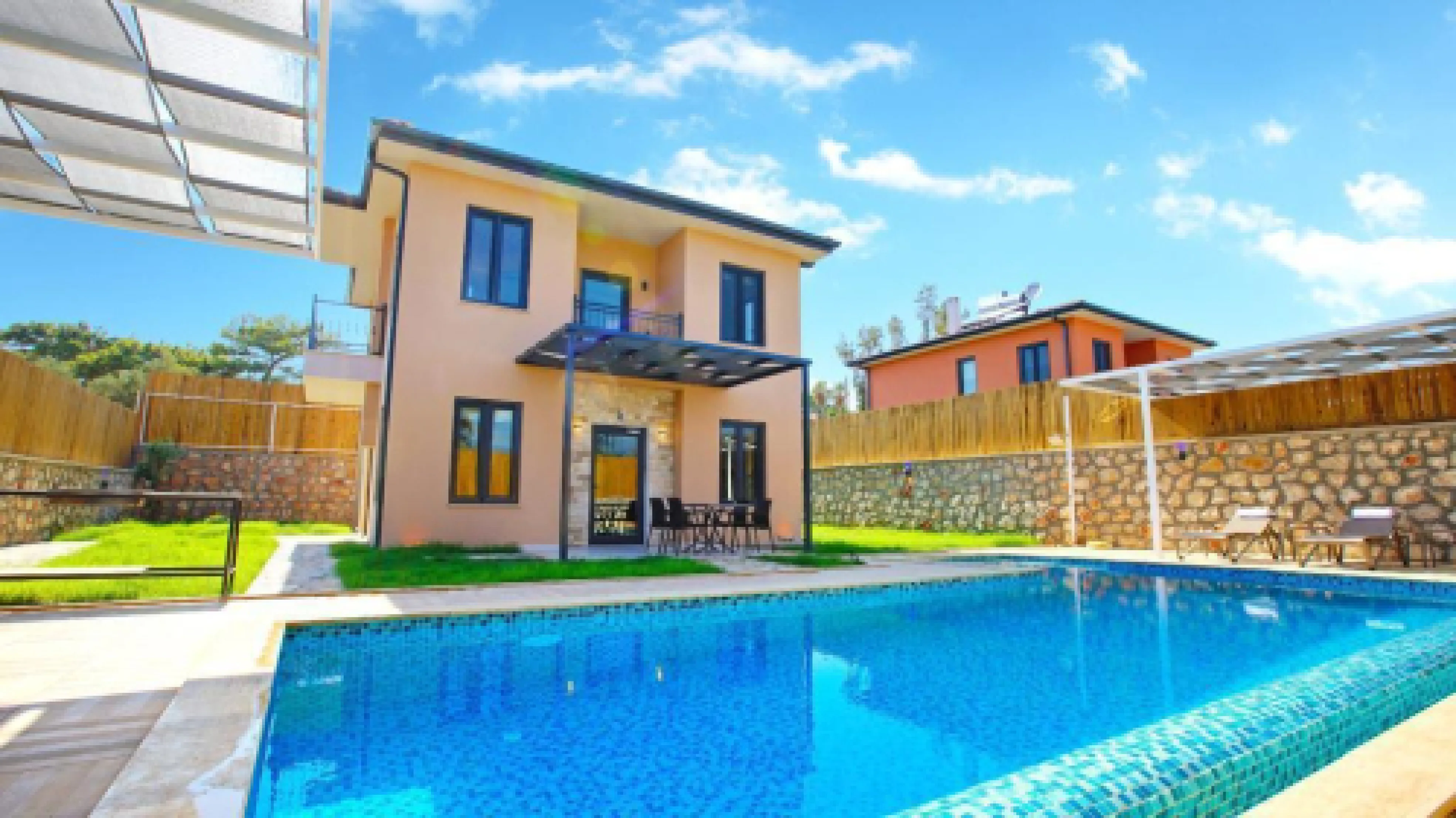 Villa Ersa 3 - Geniş Havuzlu & Merkeze Yakın Kiralık Villa