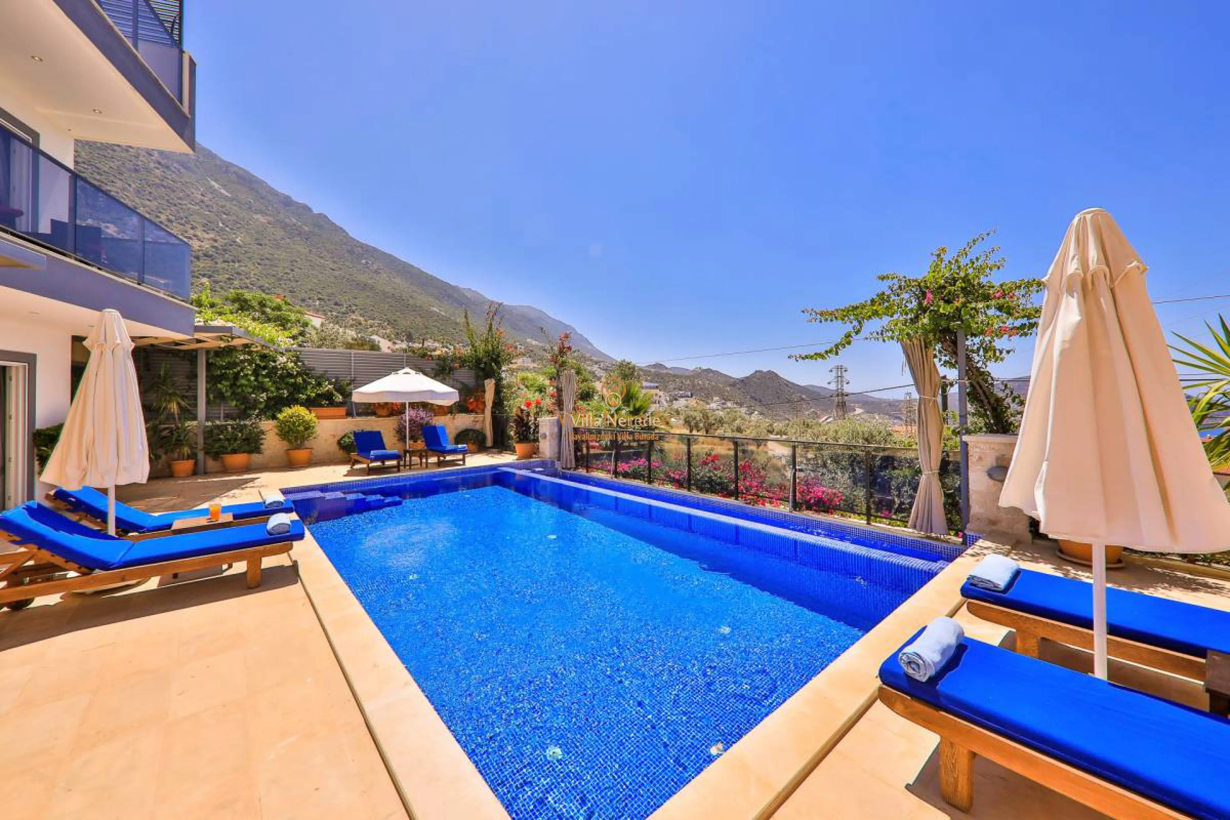 villa-esma-2343614008-b.jpg