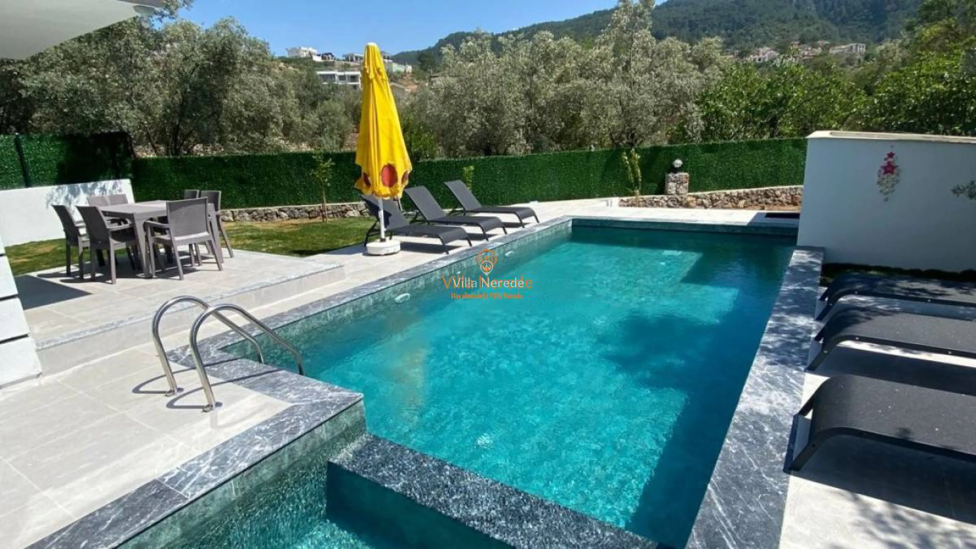 villa-grape-home-1-1054351233-b.jpg