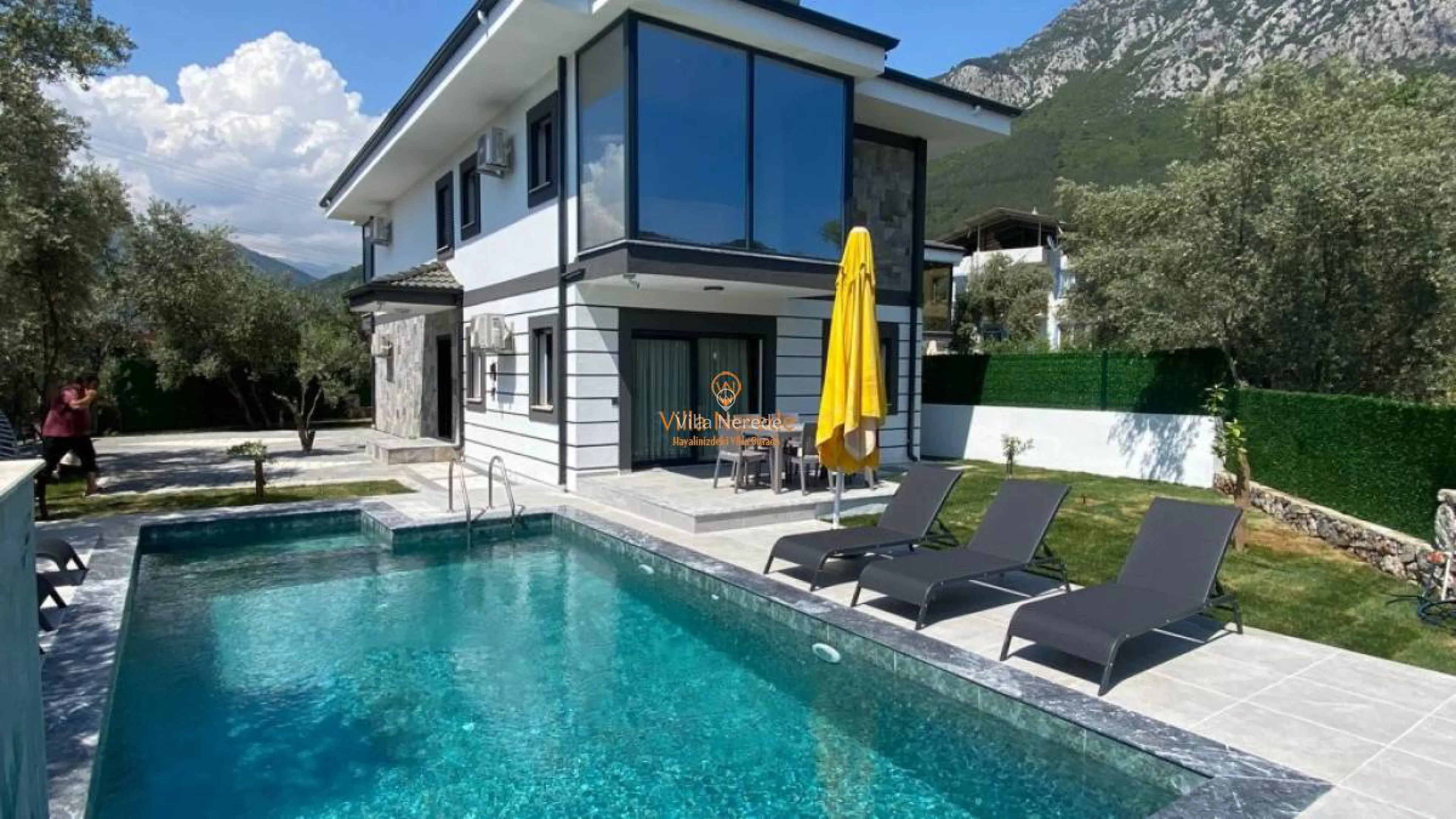 villa-grape-home-1-1250859498-b.jpg