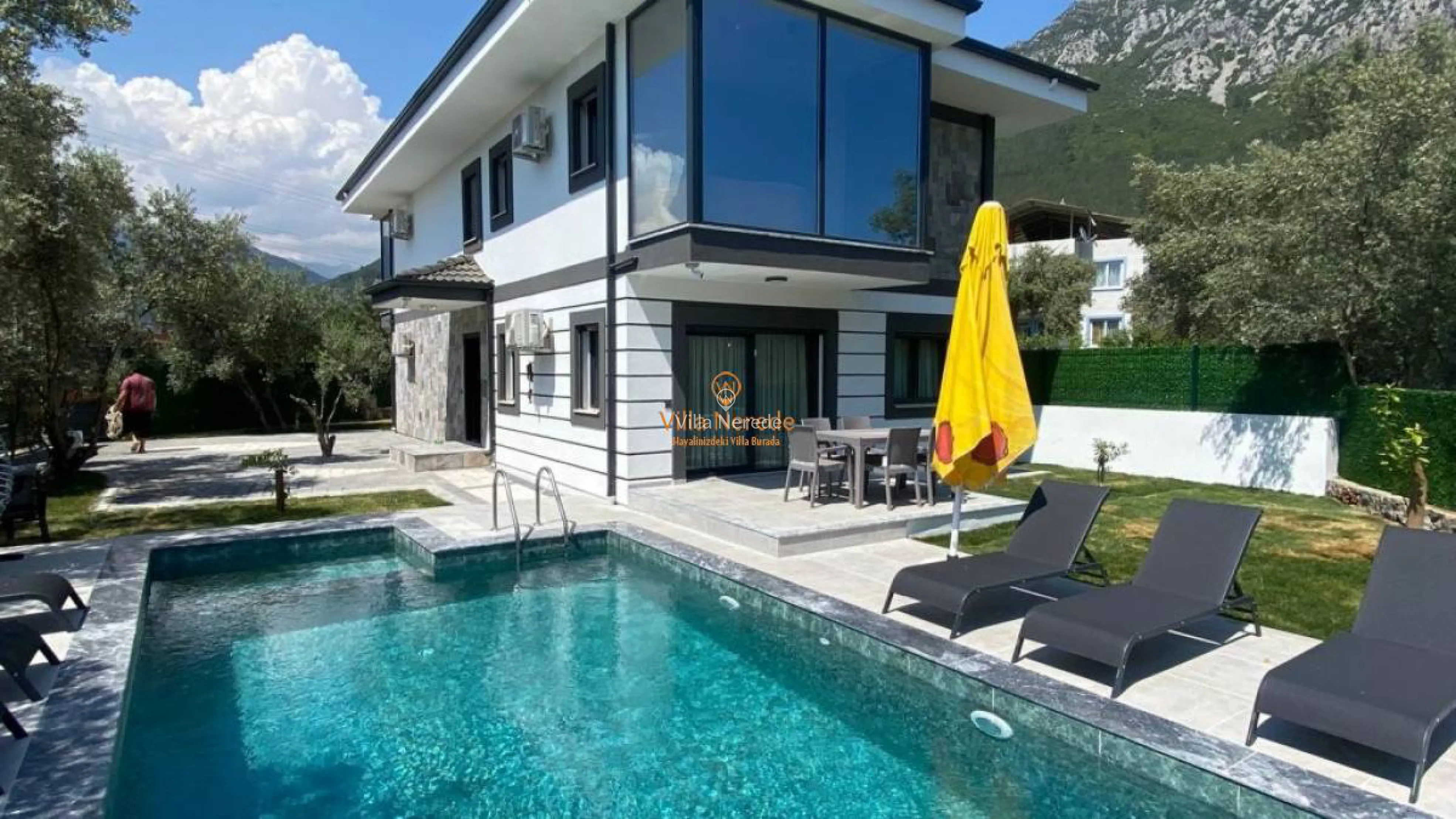 villa-grape-home-1-341287620-b.jpg