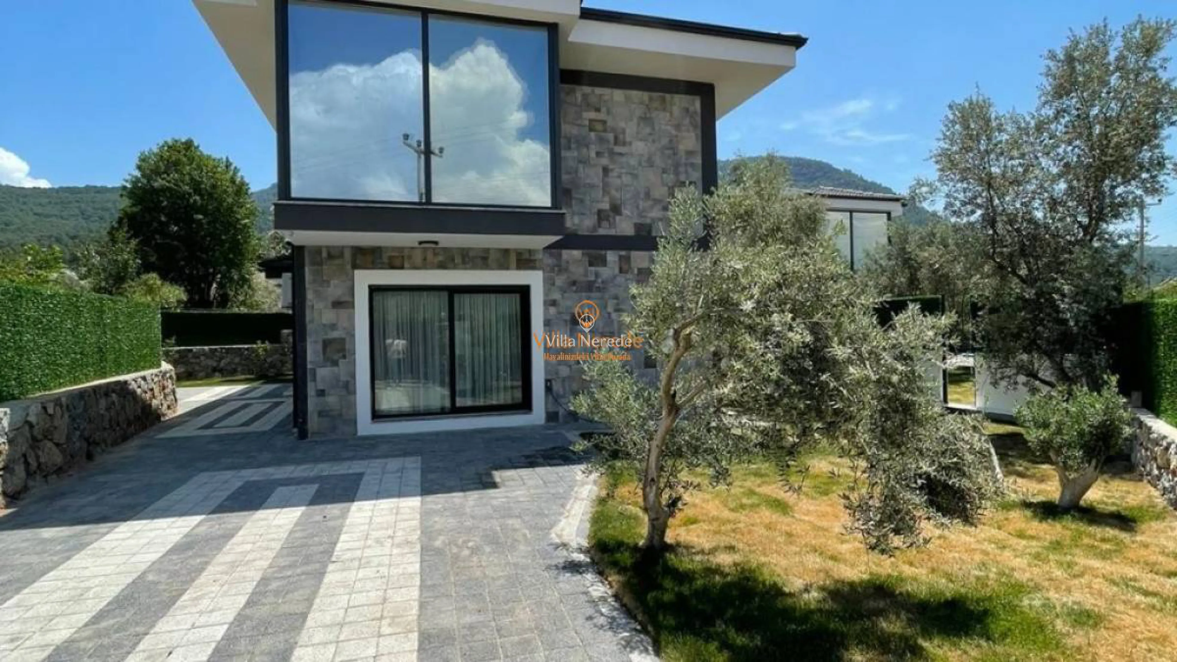 villa-grape-home-2-991370455-b.jpg