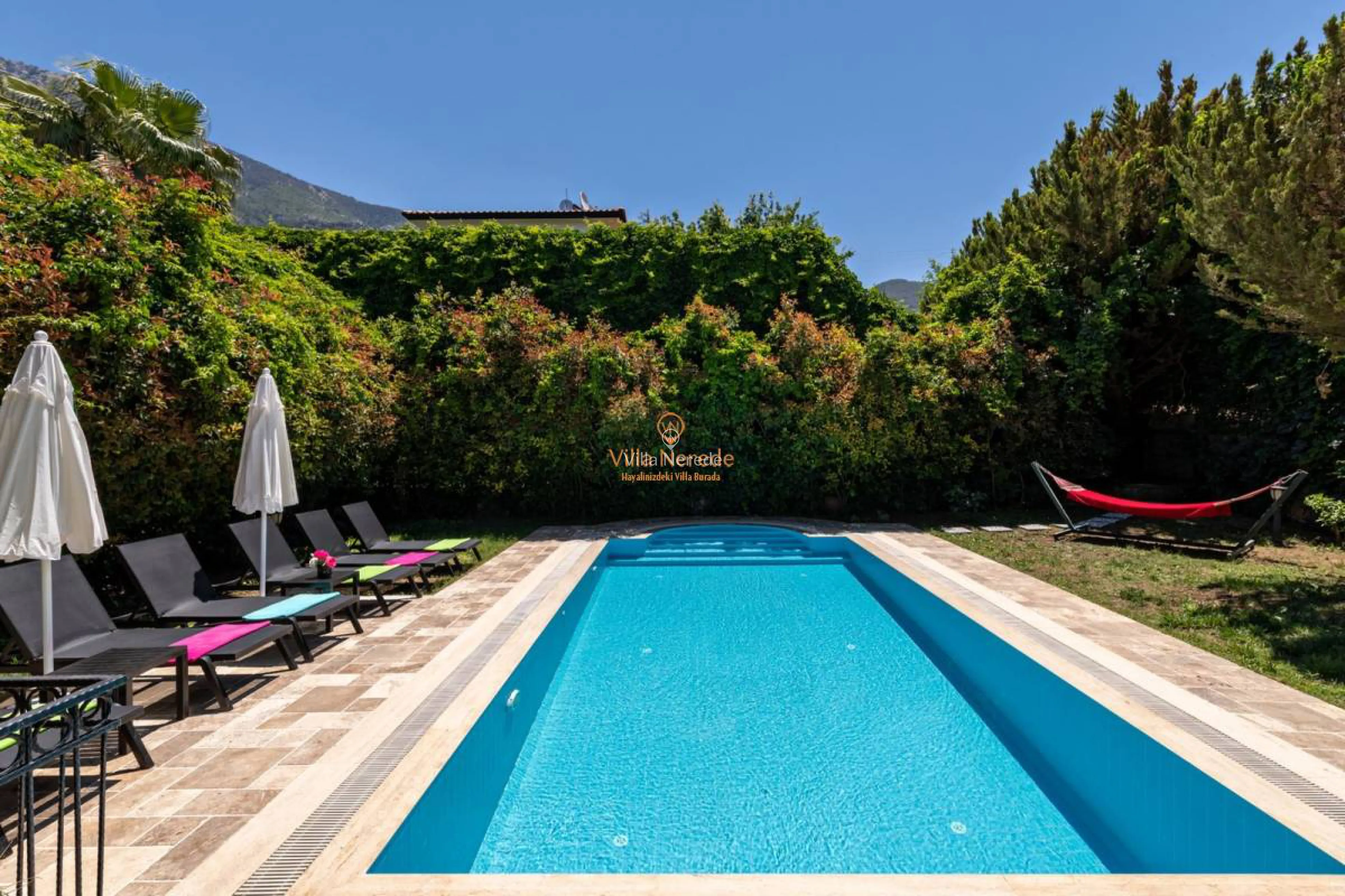 villa-jupiter-2455451698-b.jpg