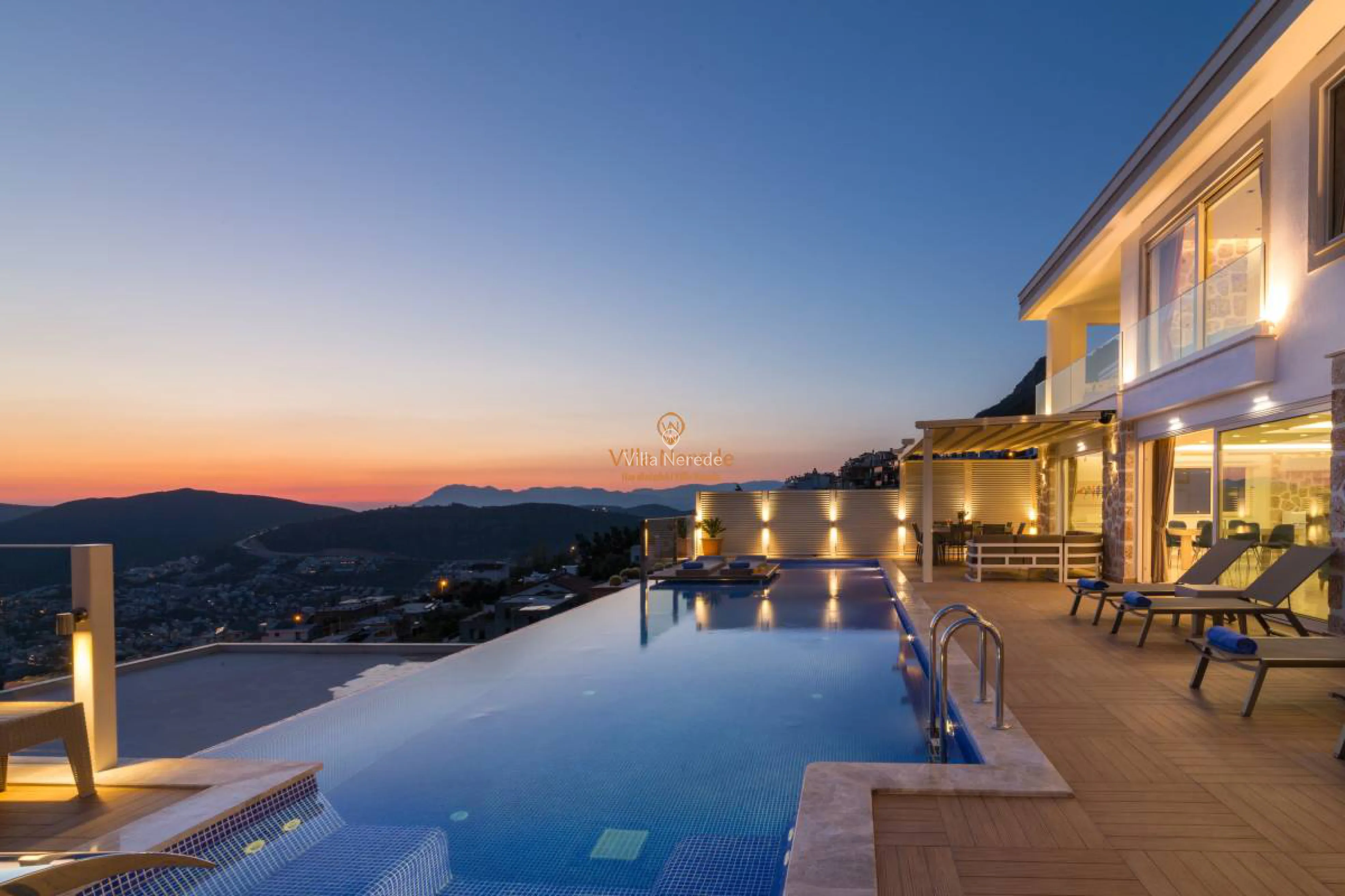 villa-la-mer-azur-1360853095-b.jpg