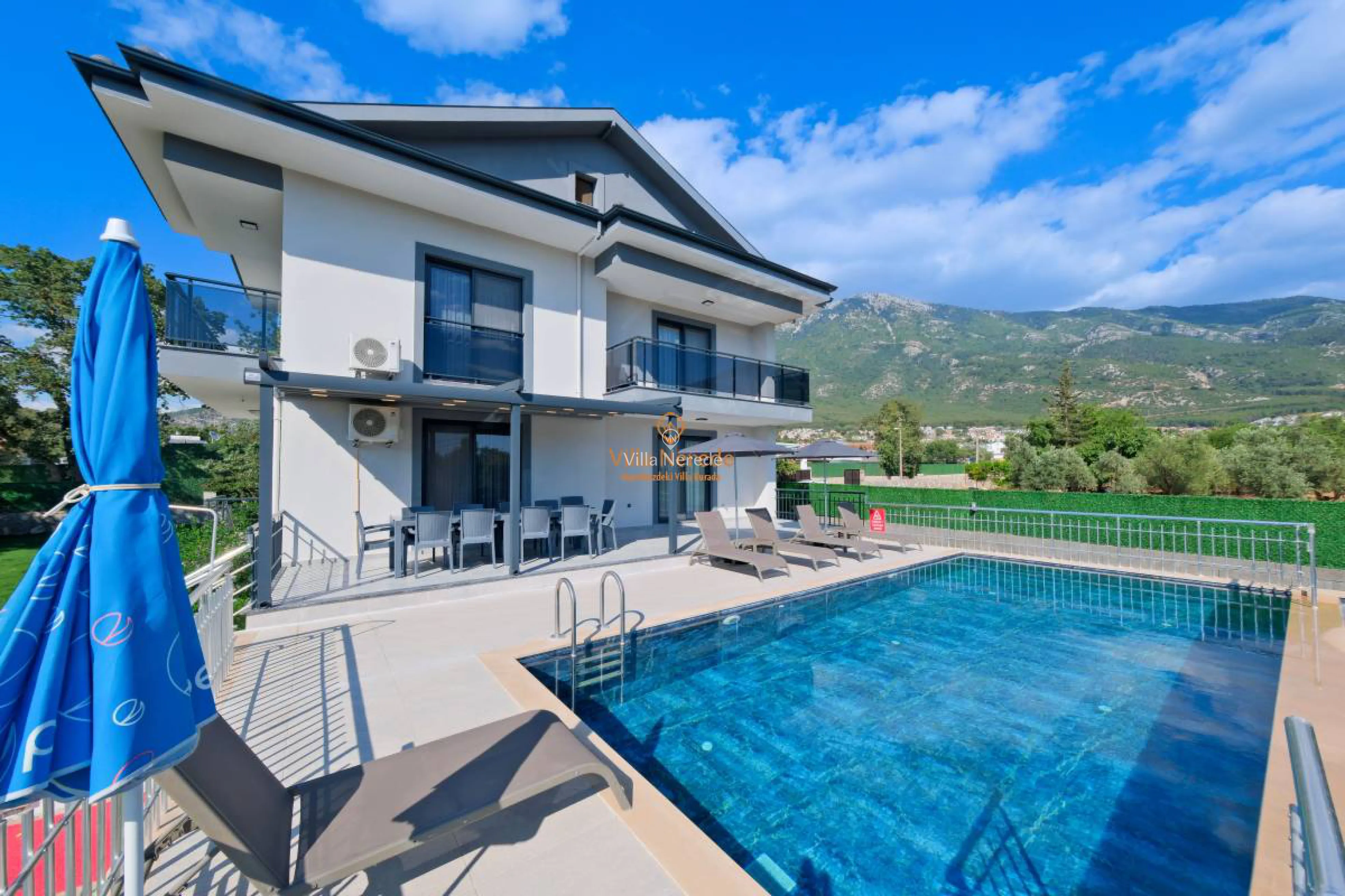 villa-lord-209325515-b.jpg