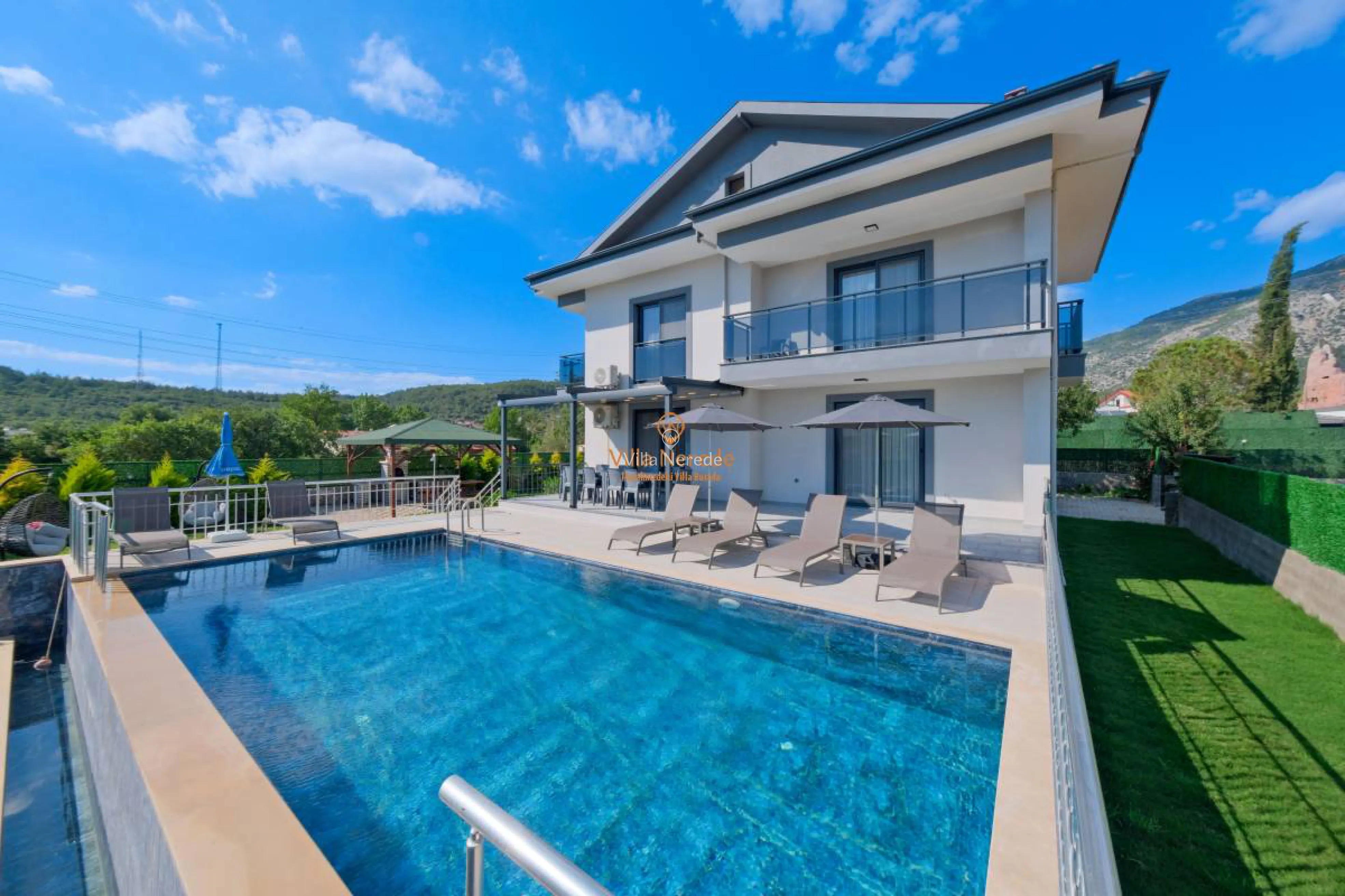 villa-lord-250452864-b.jpg