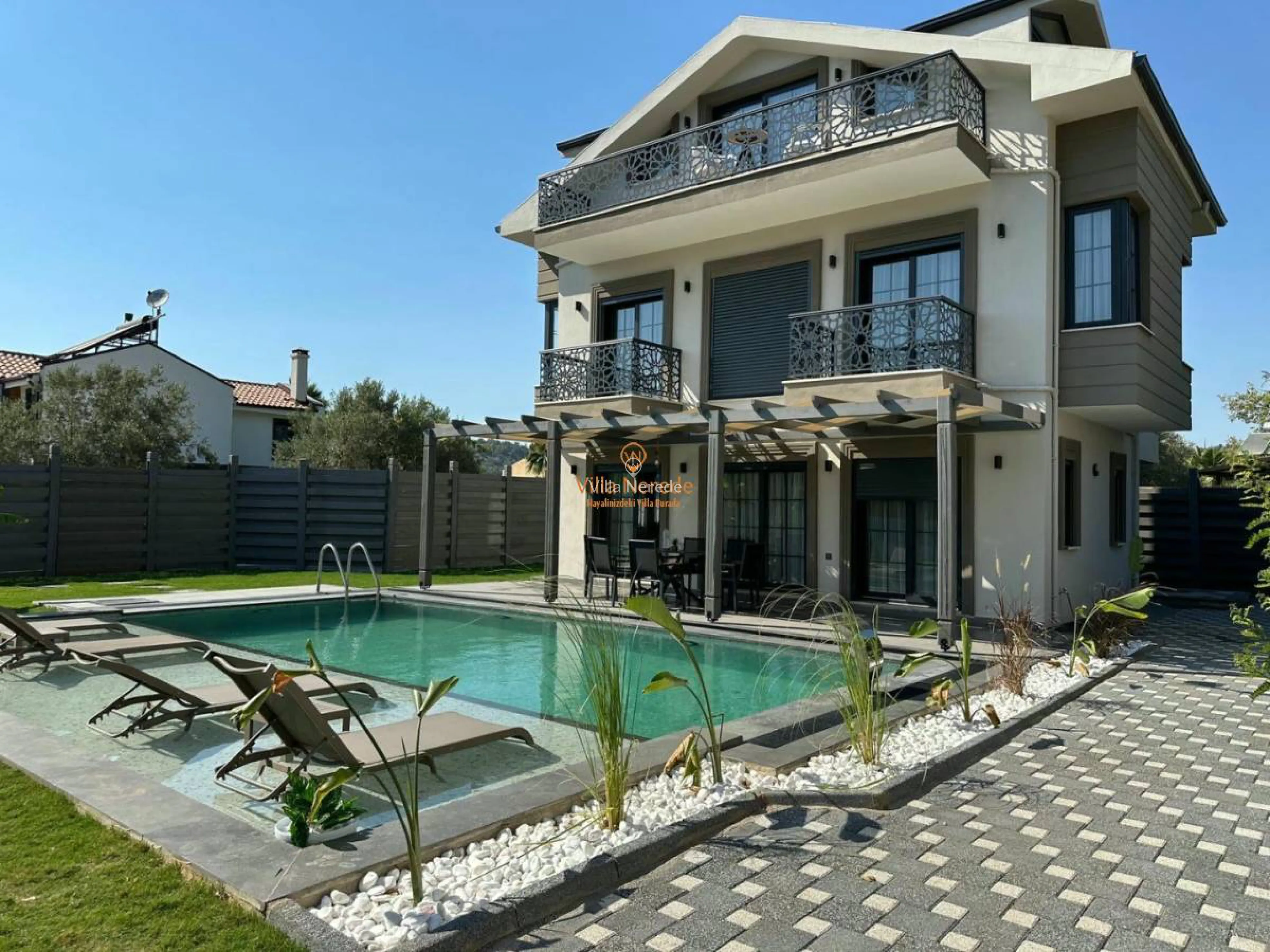 villa-lore-b-135545002-b.jpg