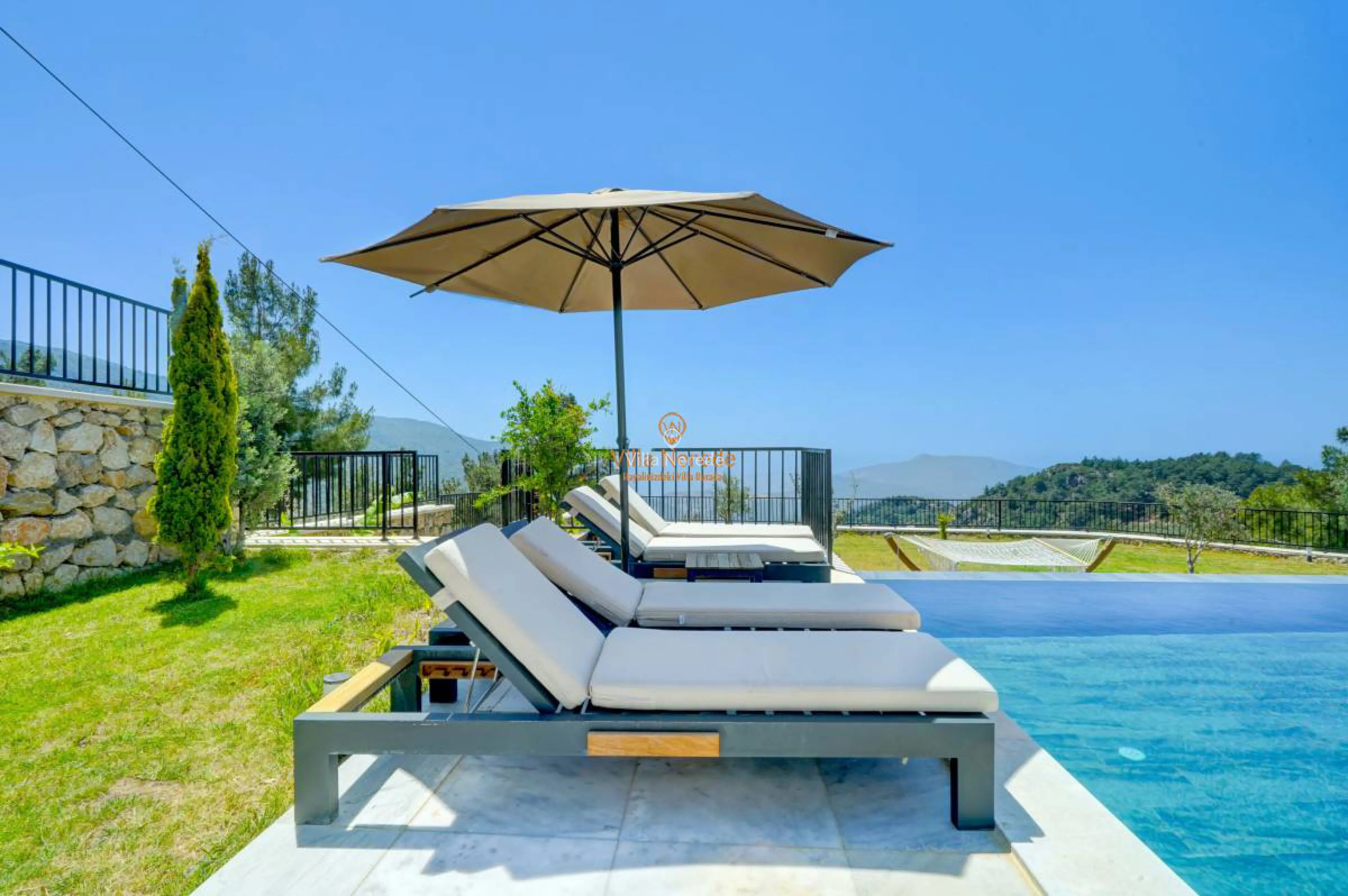 villa-mercury-9-930985685-b.jpg