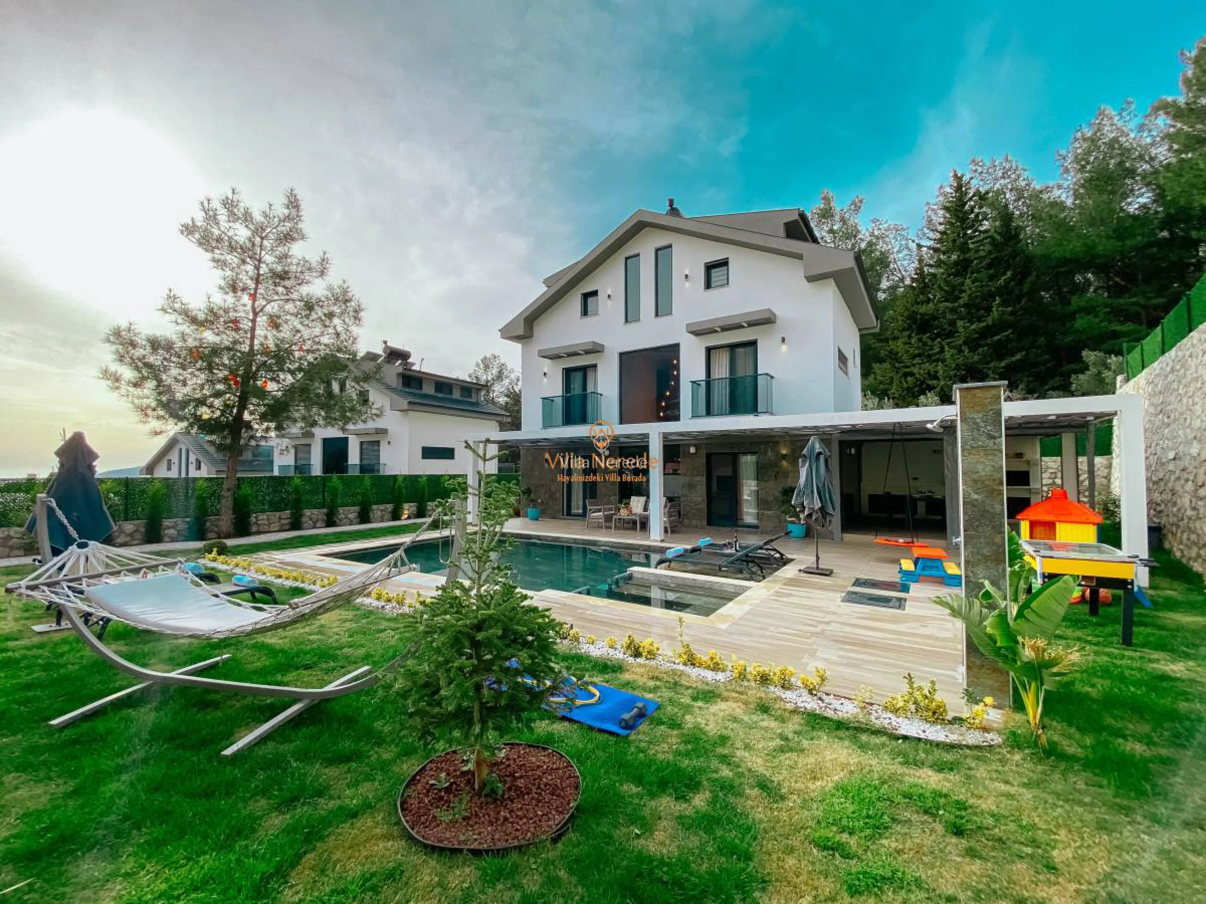 villa-meyra-101893466-b.jpg