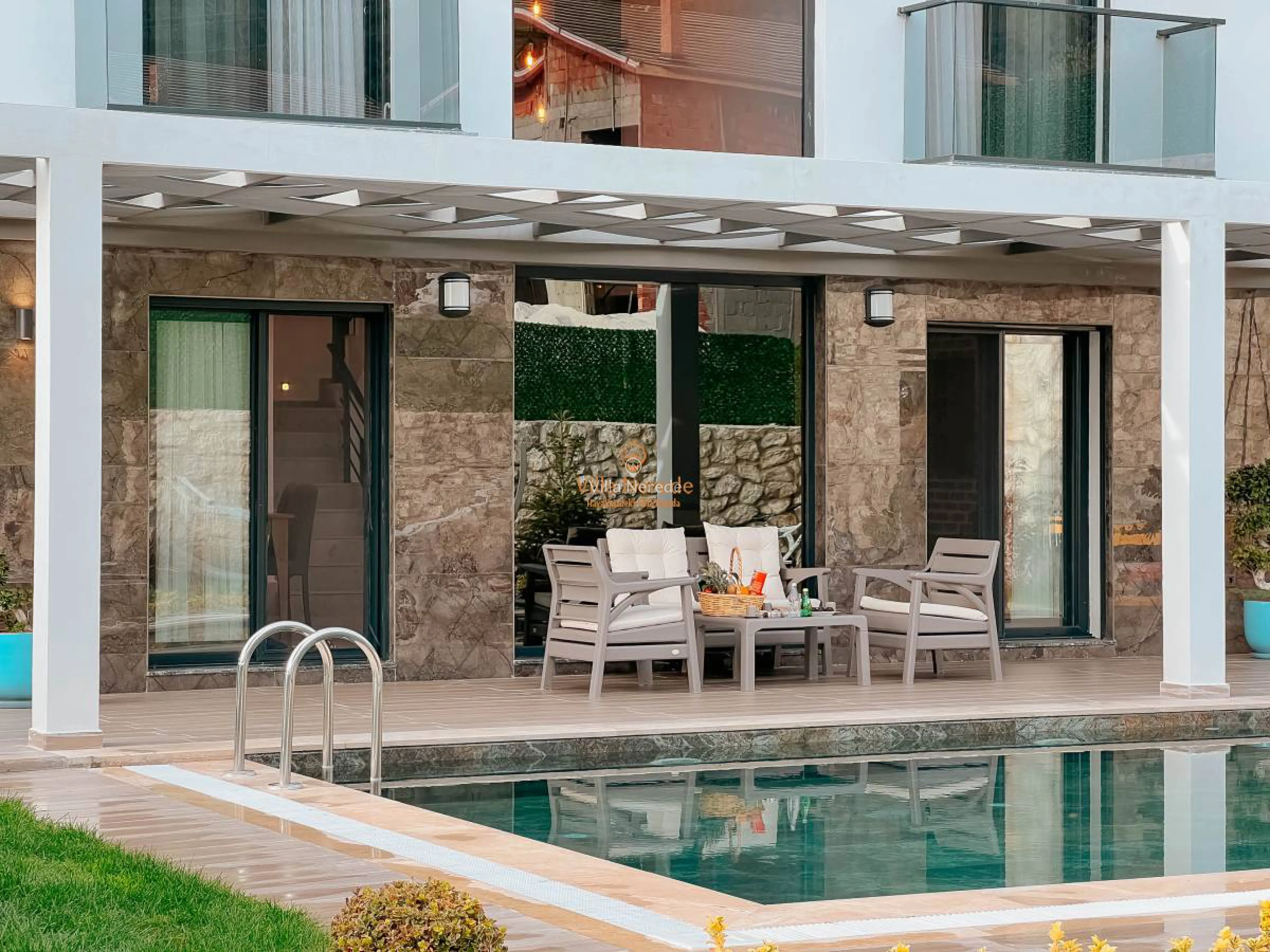 villa-meysa-100792929-b.jpg