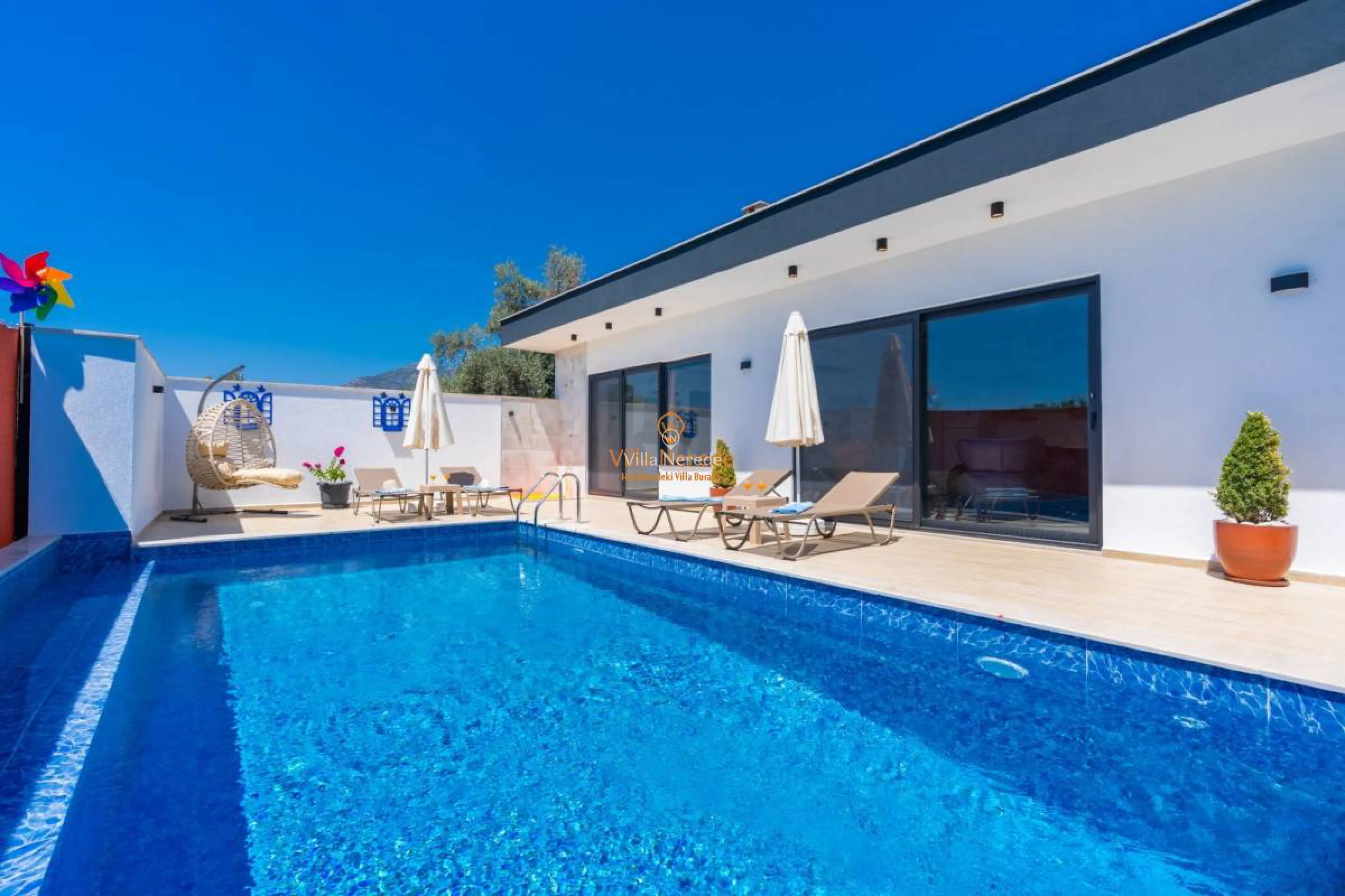 villa-milid-132288962-b.jpg