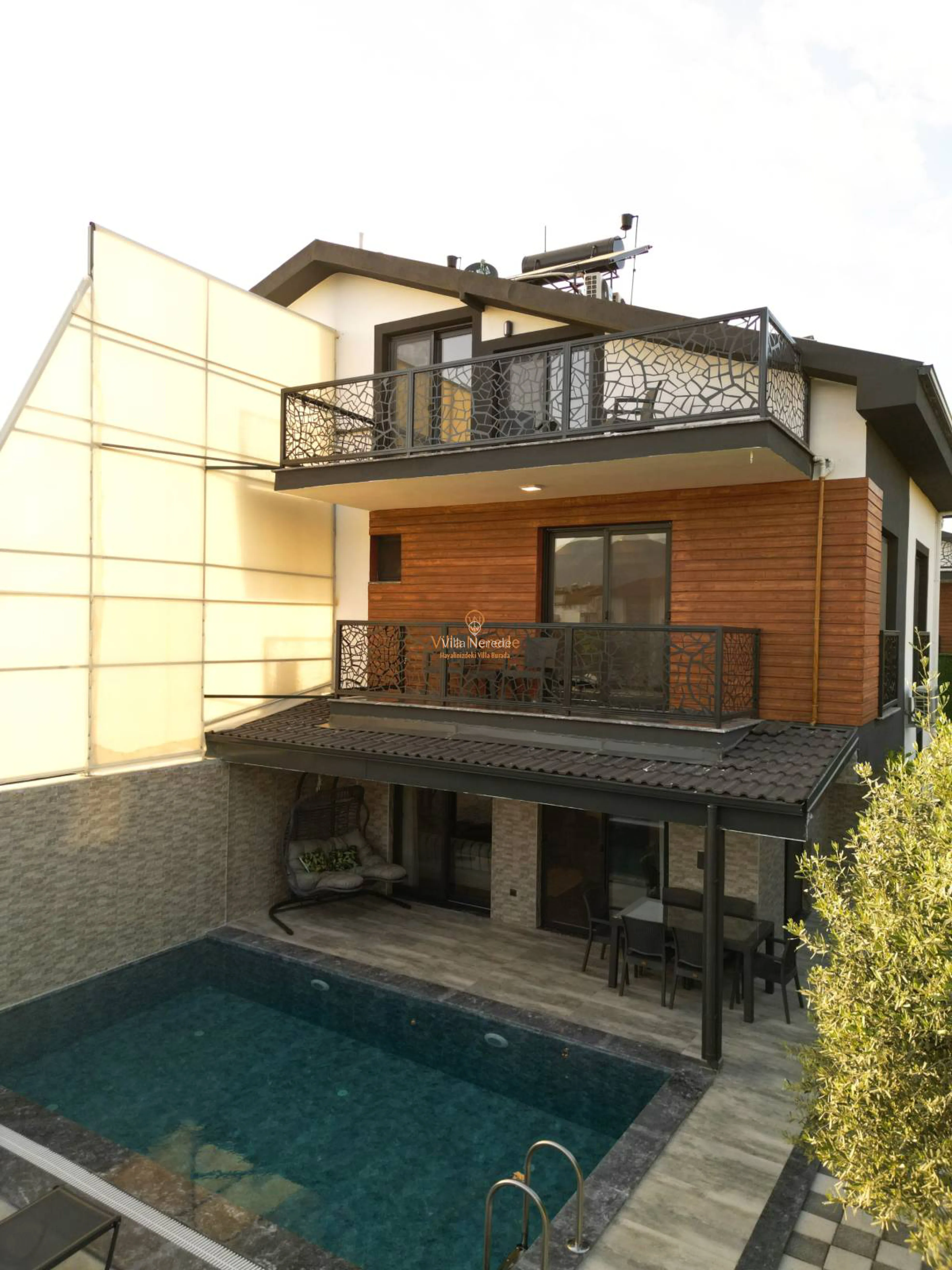 villa-moonfairy-151099643-b.jpg