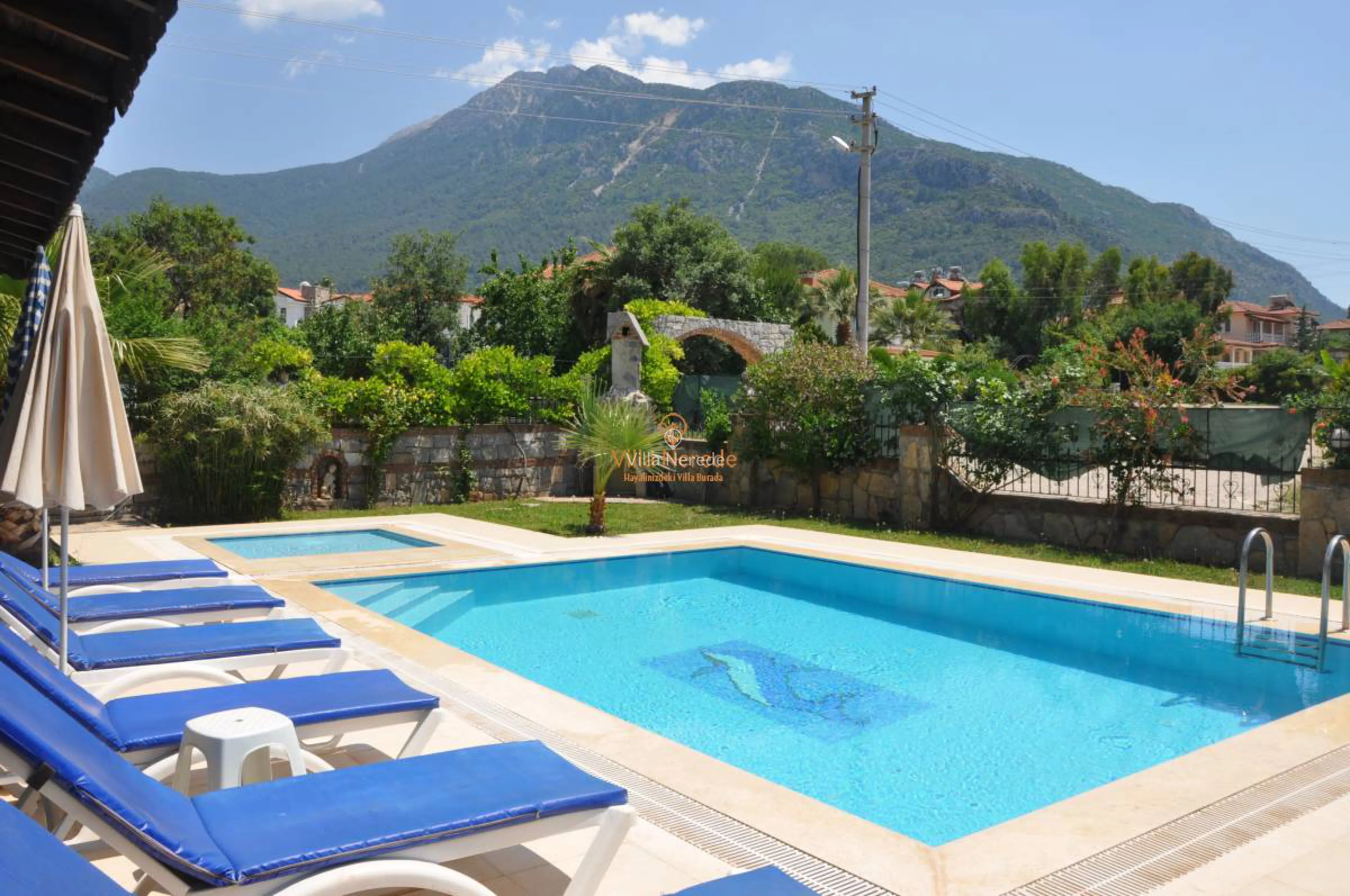 villa-mountain-view-152399923-b.jpg