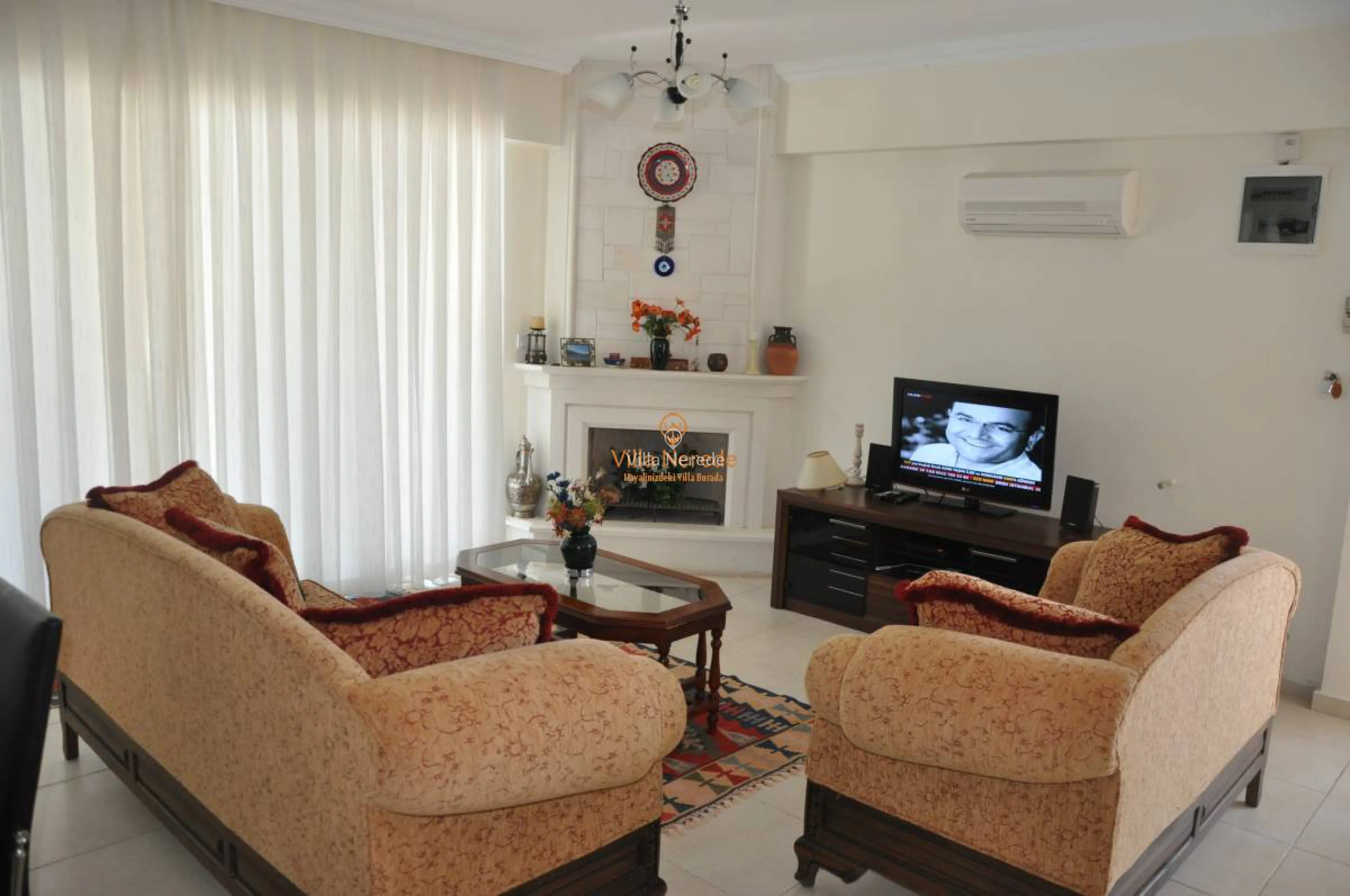 villa-mountain-view-590506749-b.jpg
