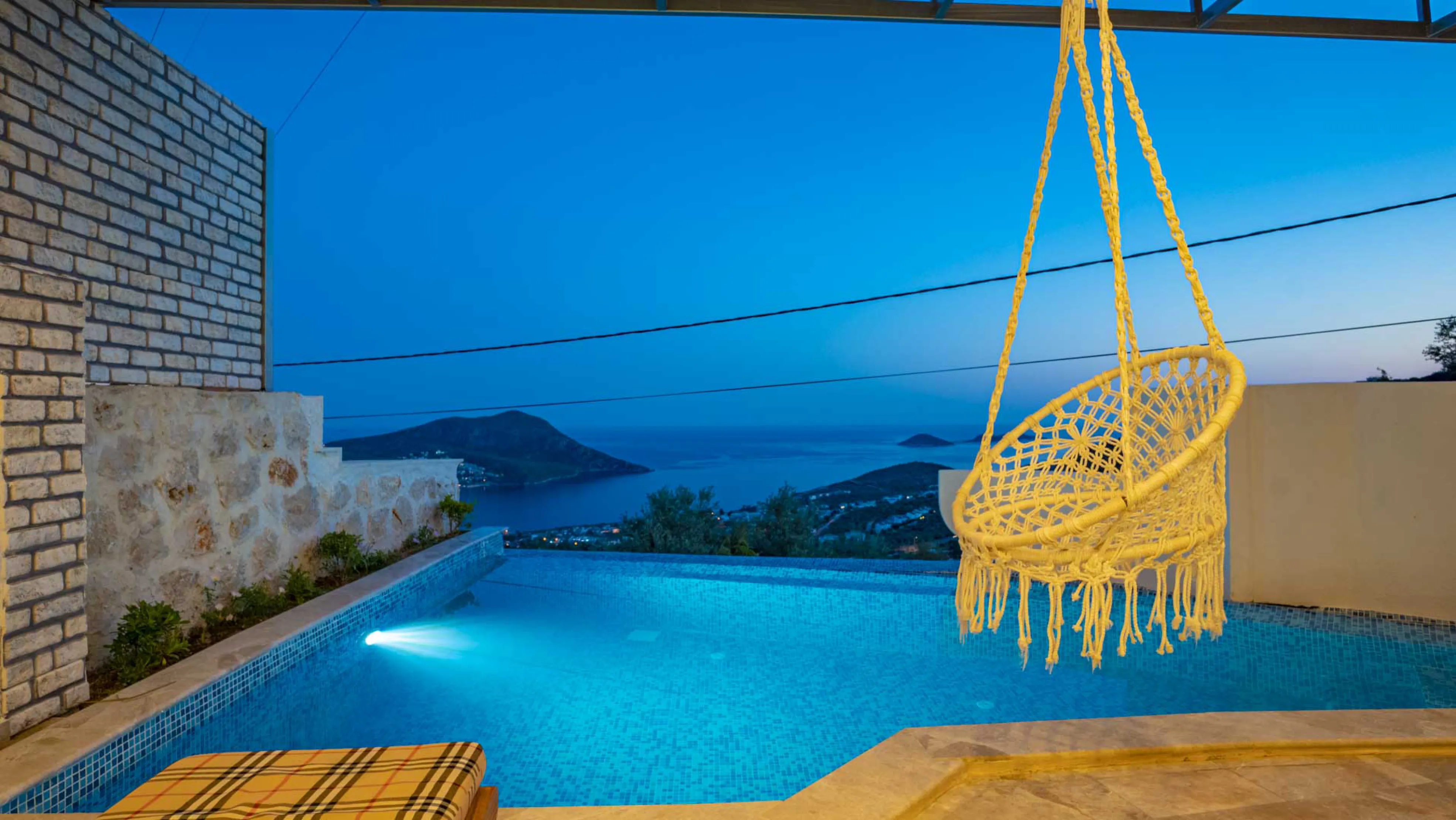 Villa Çırağan 5 - Balayı Villası, Deniz Manzaralı Villa Kiralama