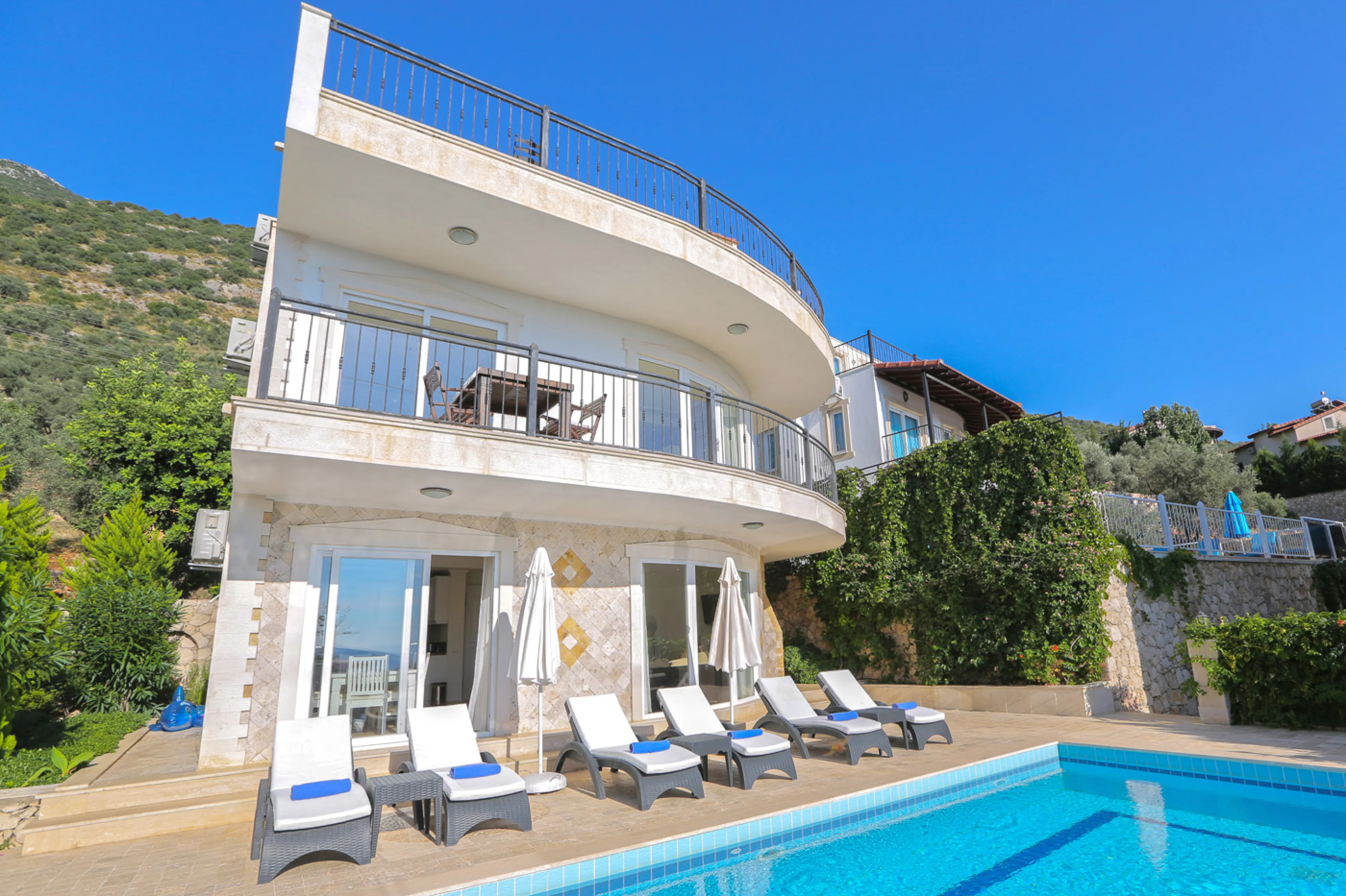 Villa Luxery Sarnıç - Deniz Manzaralı Villa Kiralama
