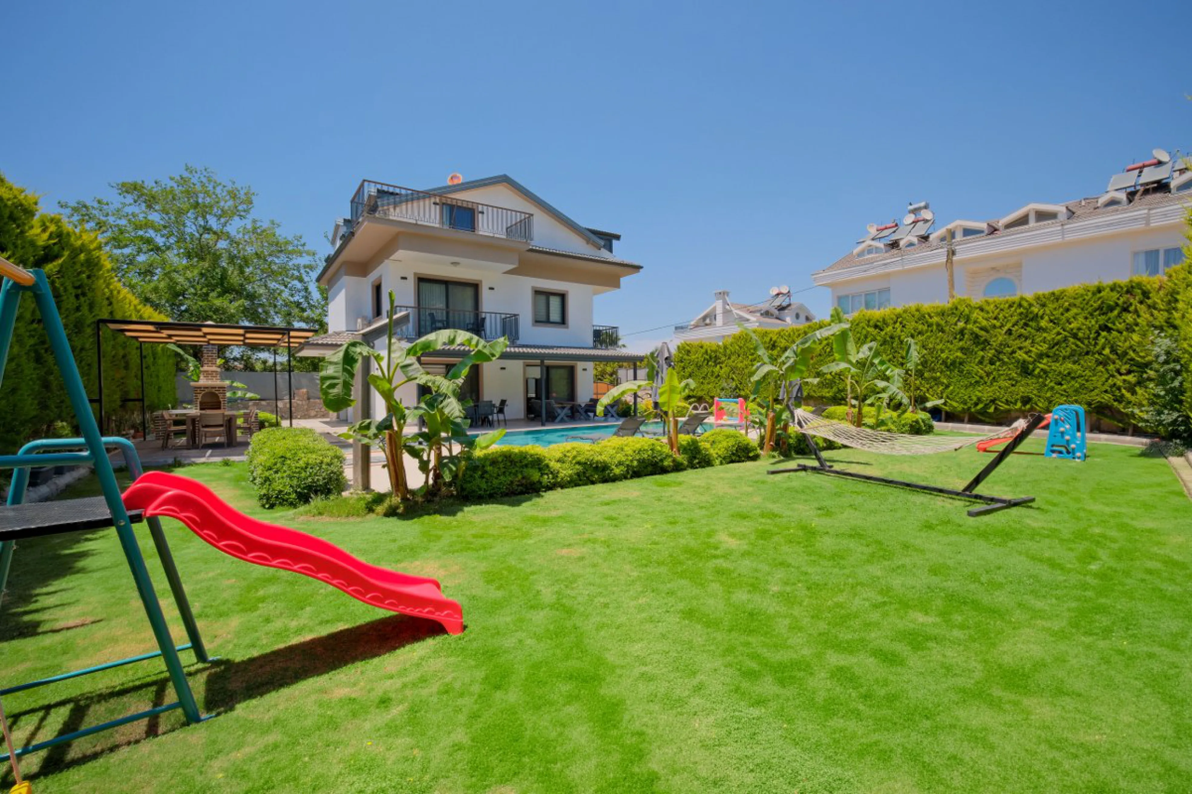 Villa Alminami - Geniş Havuzlu & Merkezi Konumda Kiralık Villa