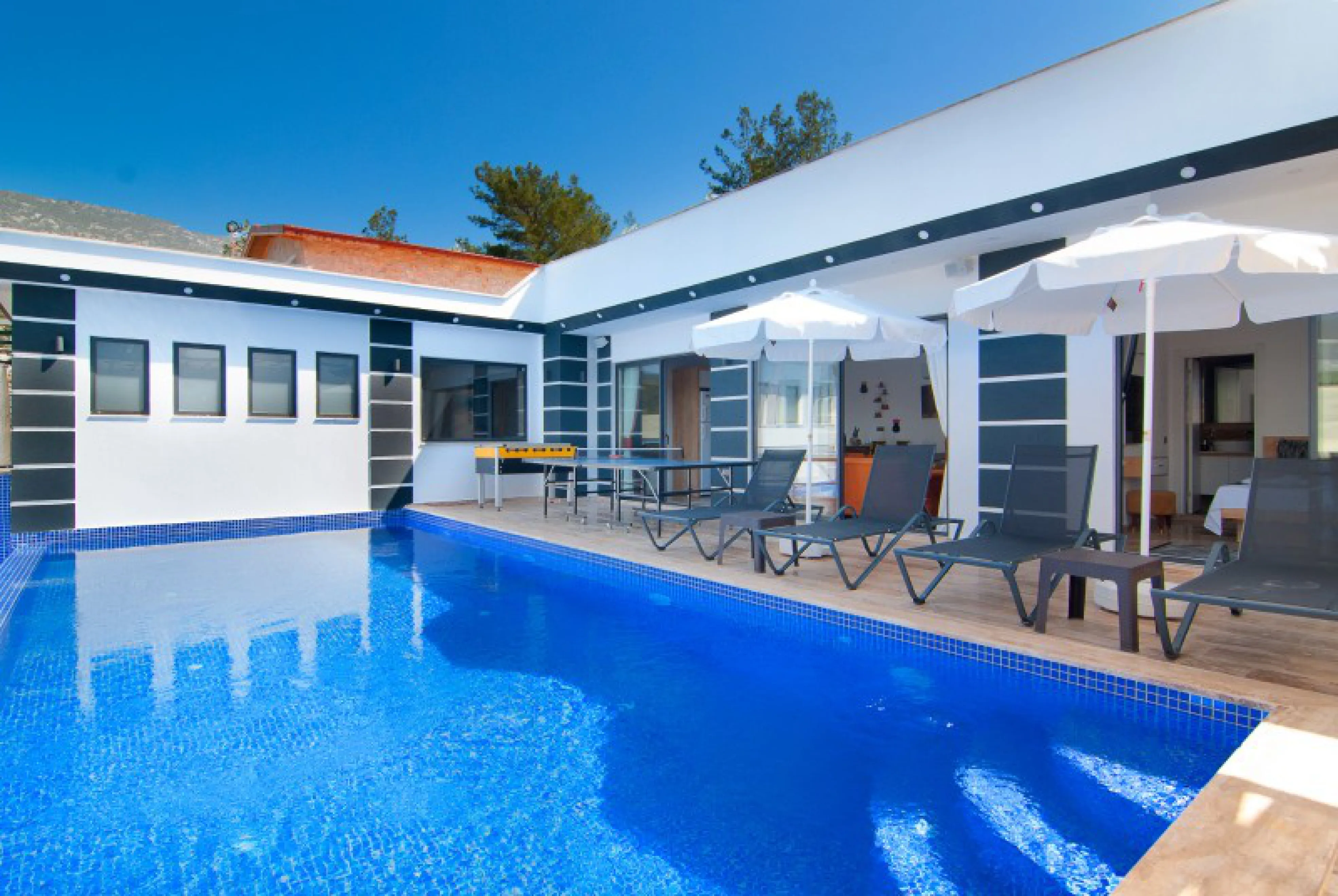 Villa Anekto 4 - Jakuzi & Kapalı Havuzlu Kiralık Villa