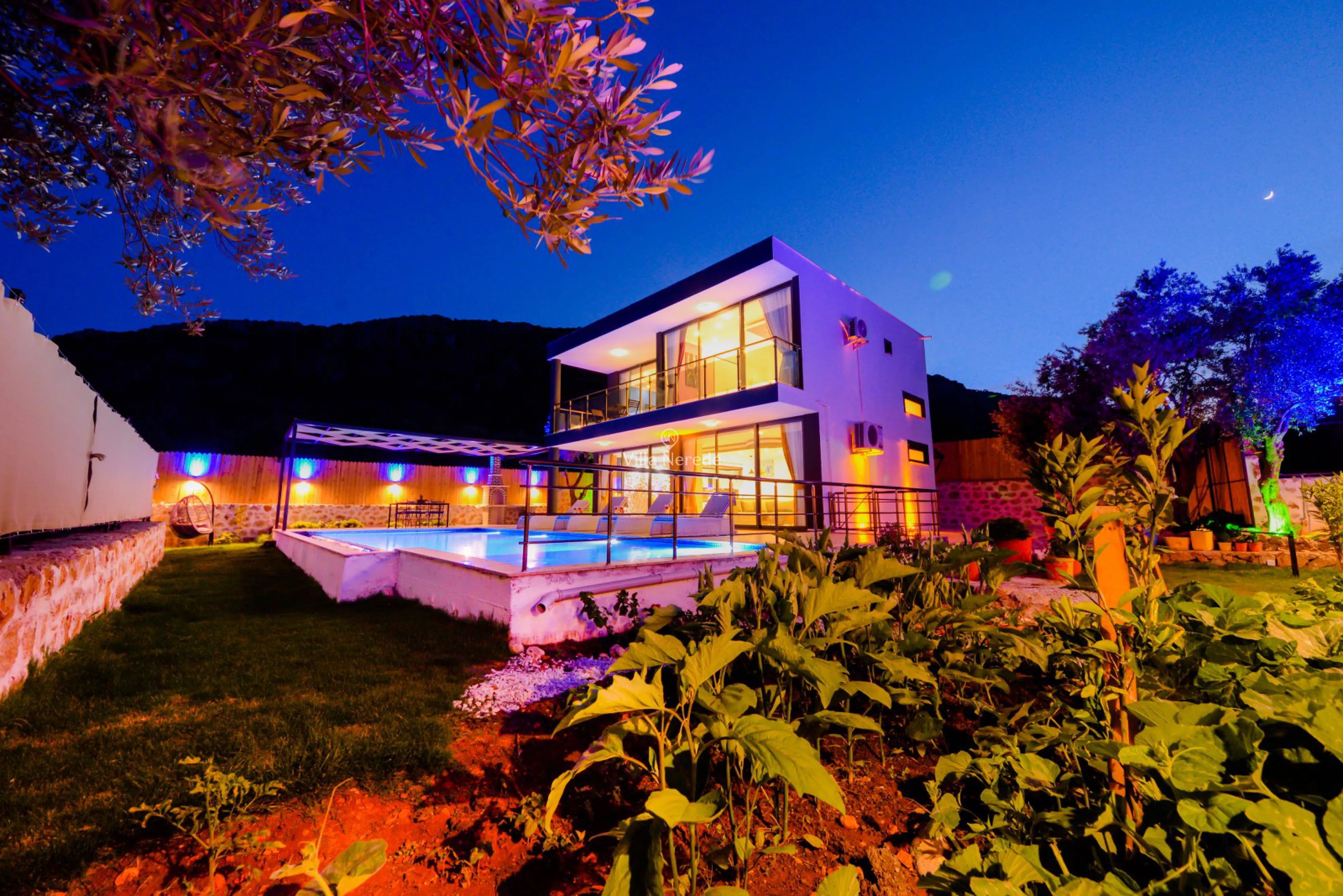 villa-nerede-villa-black-2_617.jpg