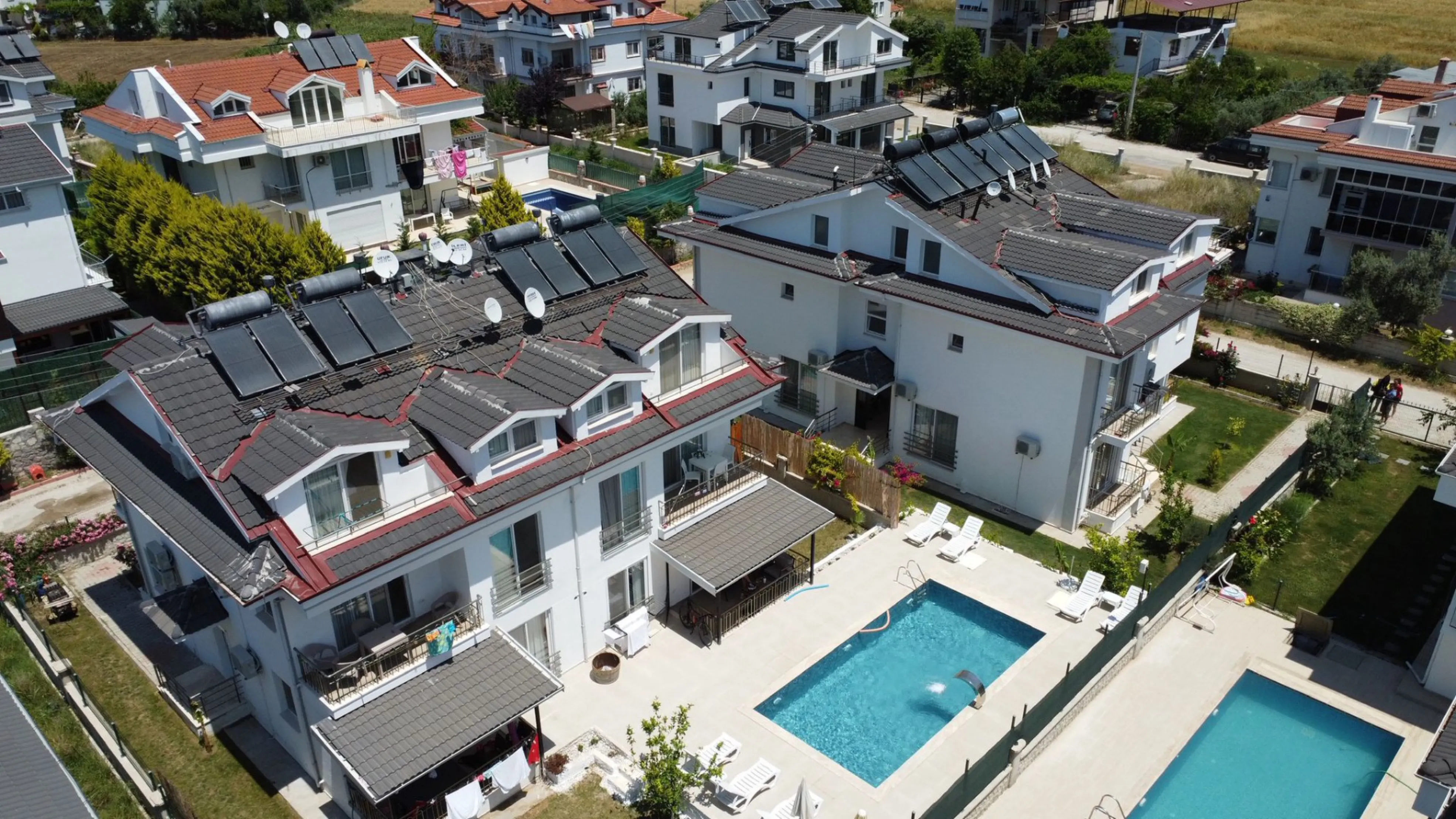 Flora Suites 3