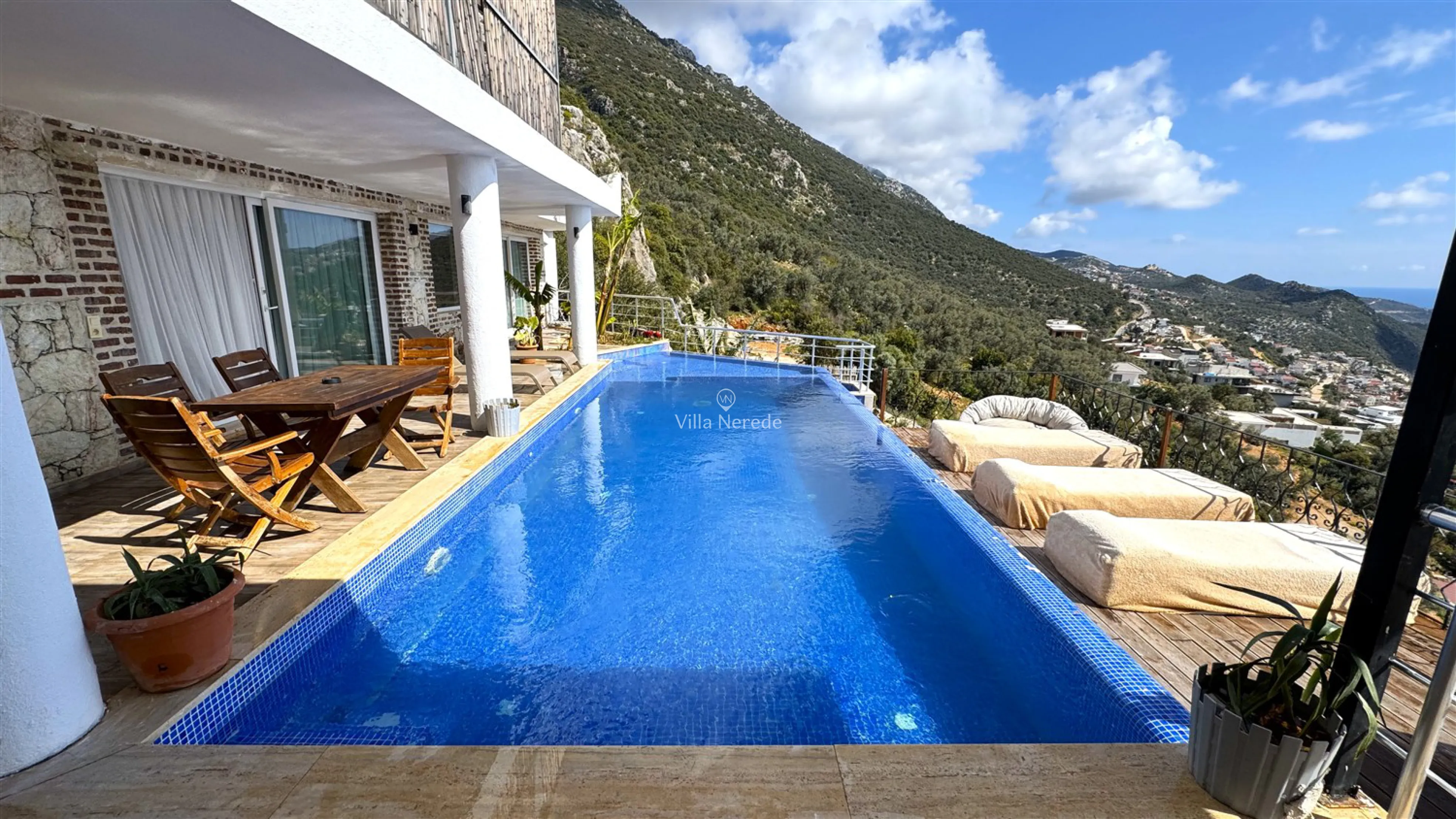 villa-nerede-villa-kiralama-muhafazakar-villa-deniz-manzarali-villa-kiralama-18_156.jpg