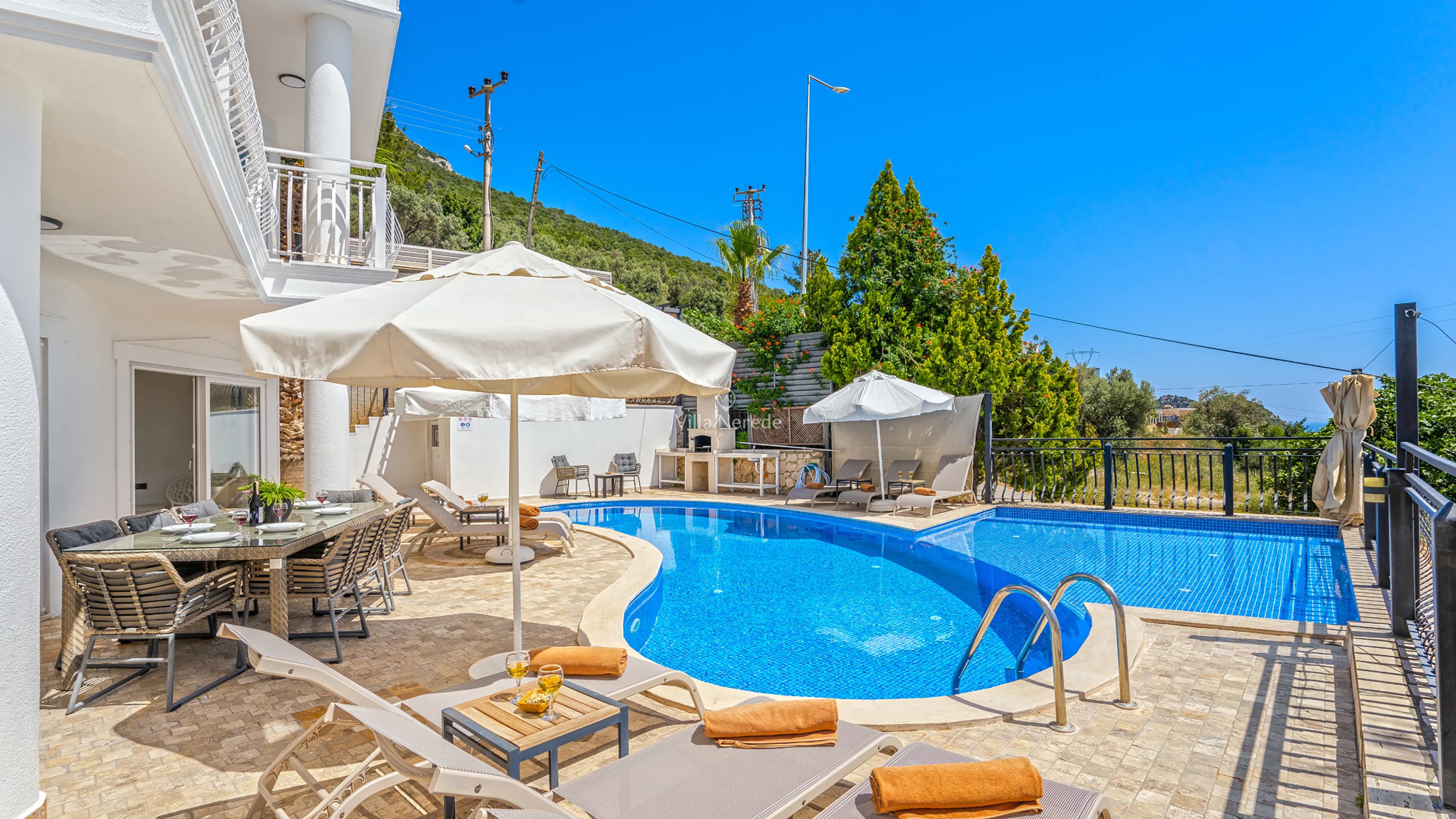 villa-nerede-villa-luxery-beyaz-4_311.jpg
