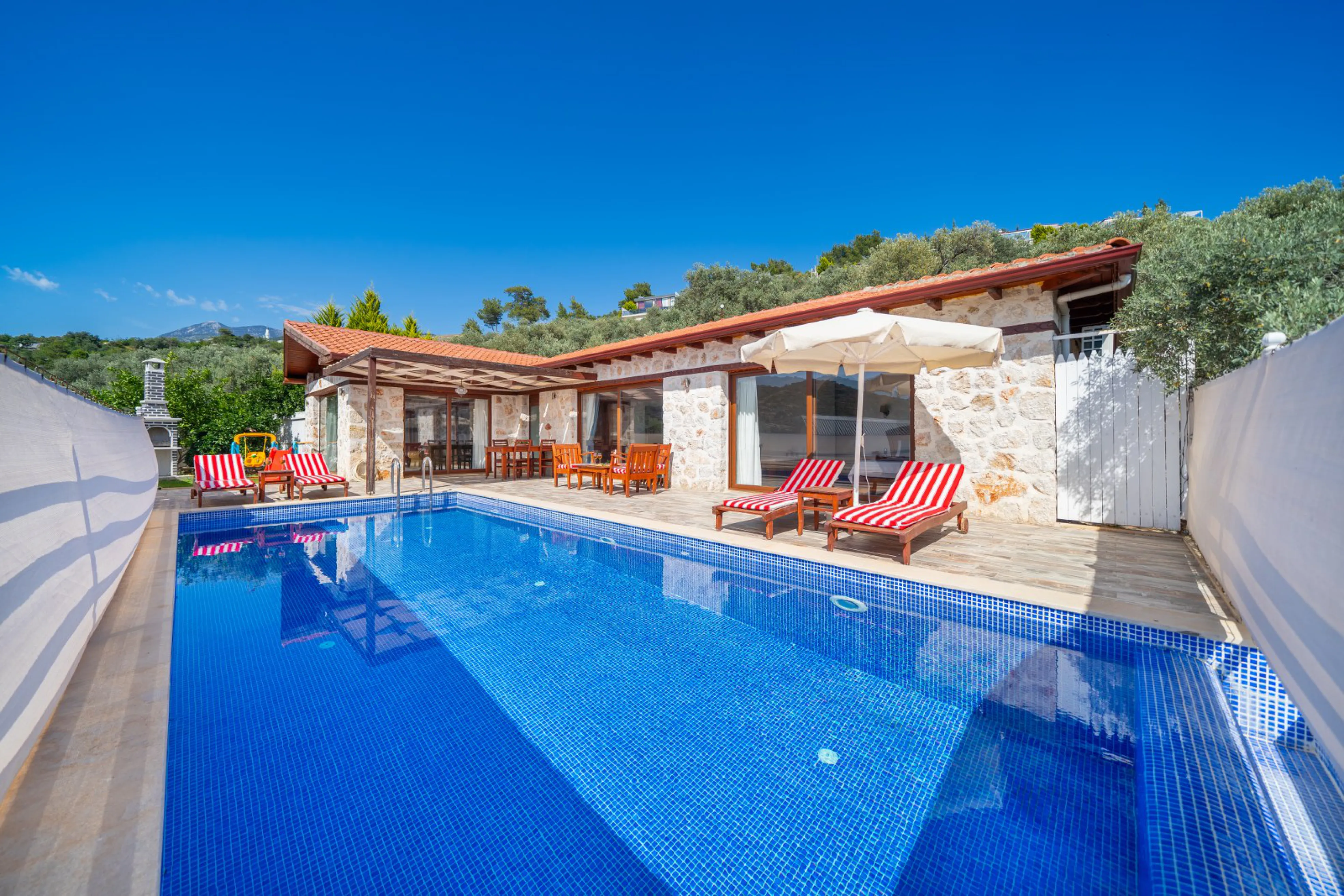 Villa Pesto - 4 Kişilik, Geniş Havuzlu Villa Kiralama