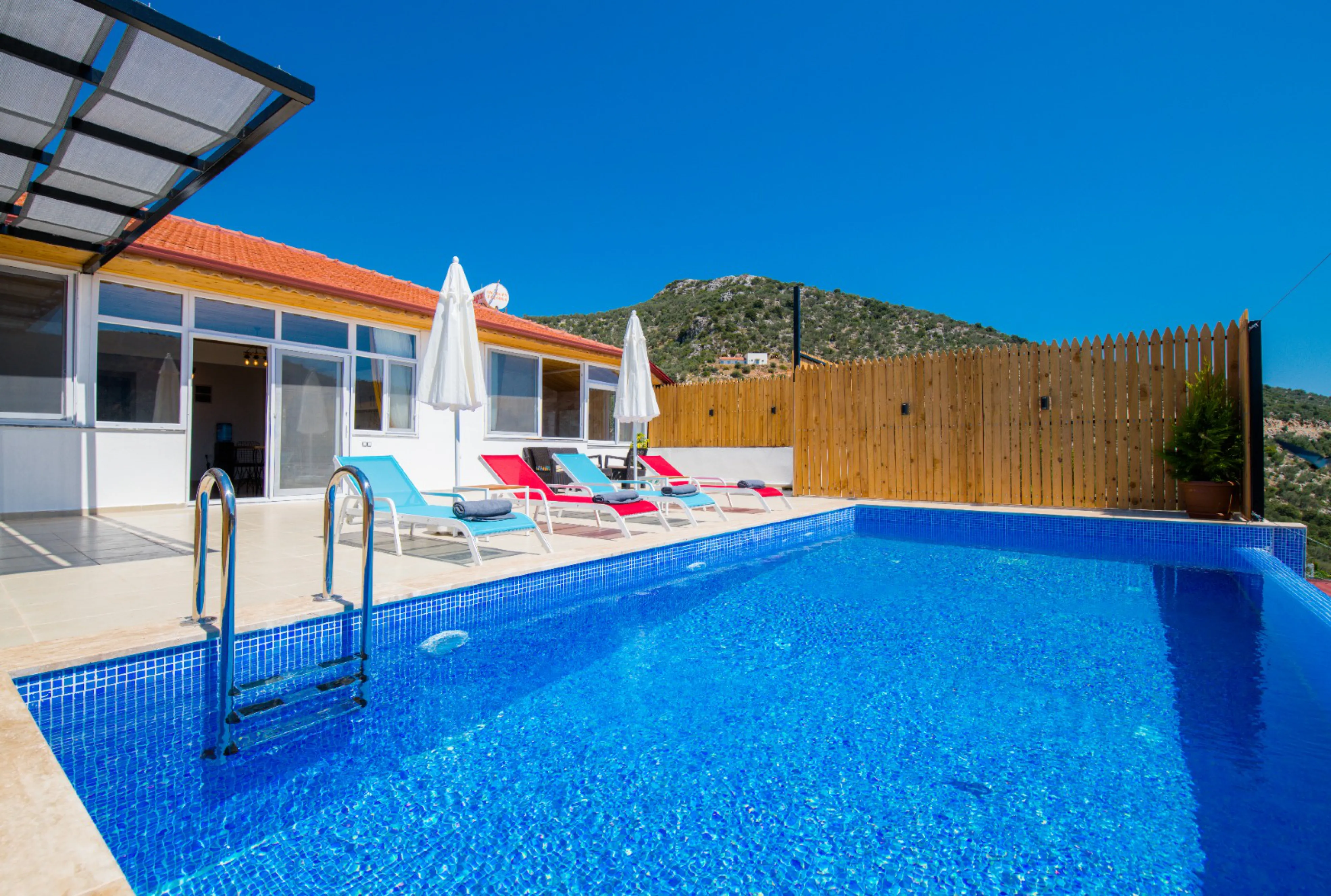 Villa Summer 1 - Doğa Manzaralı, 4 Kişilik Villa Kiralama