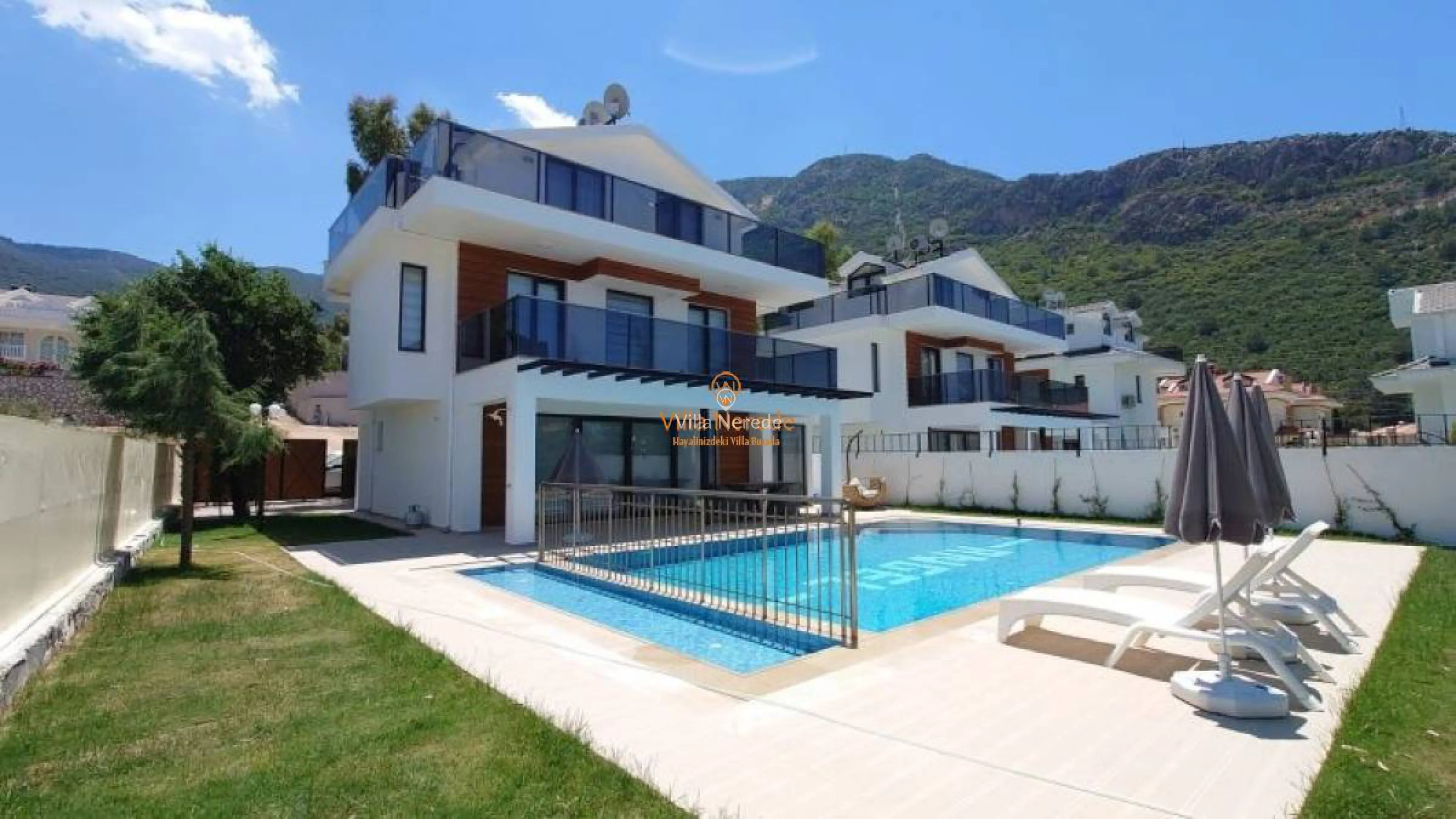 villa-nes-2-2505228417-b.jpg