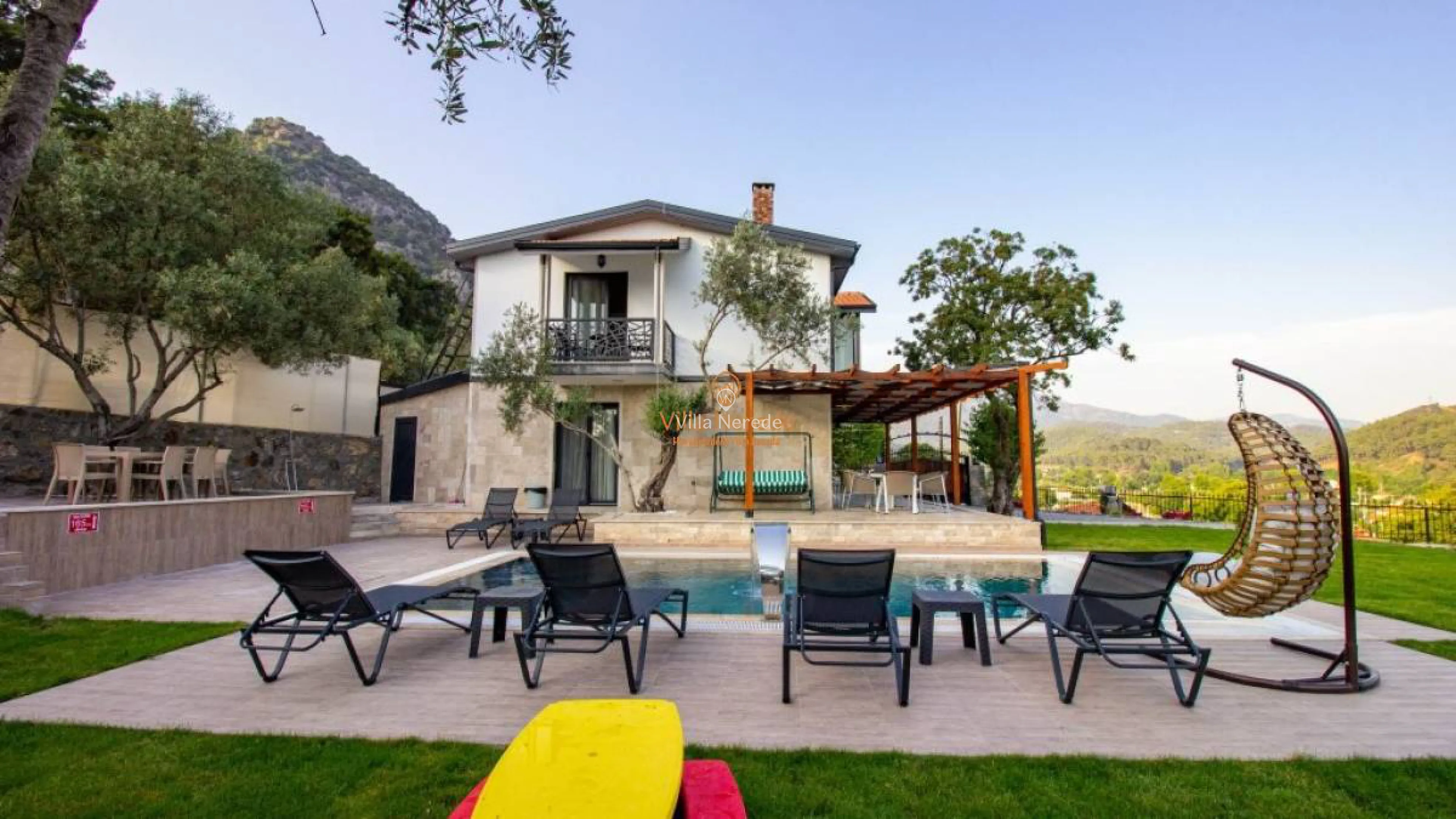 villa-panorama-139187186-b.jpg