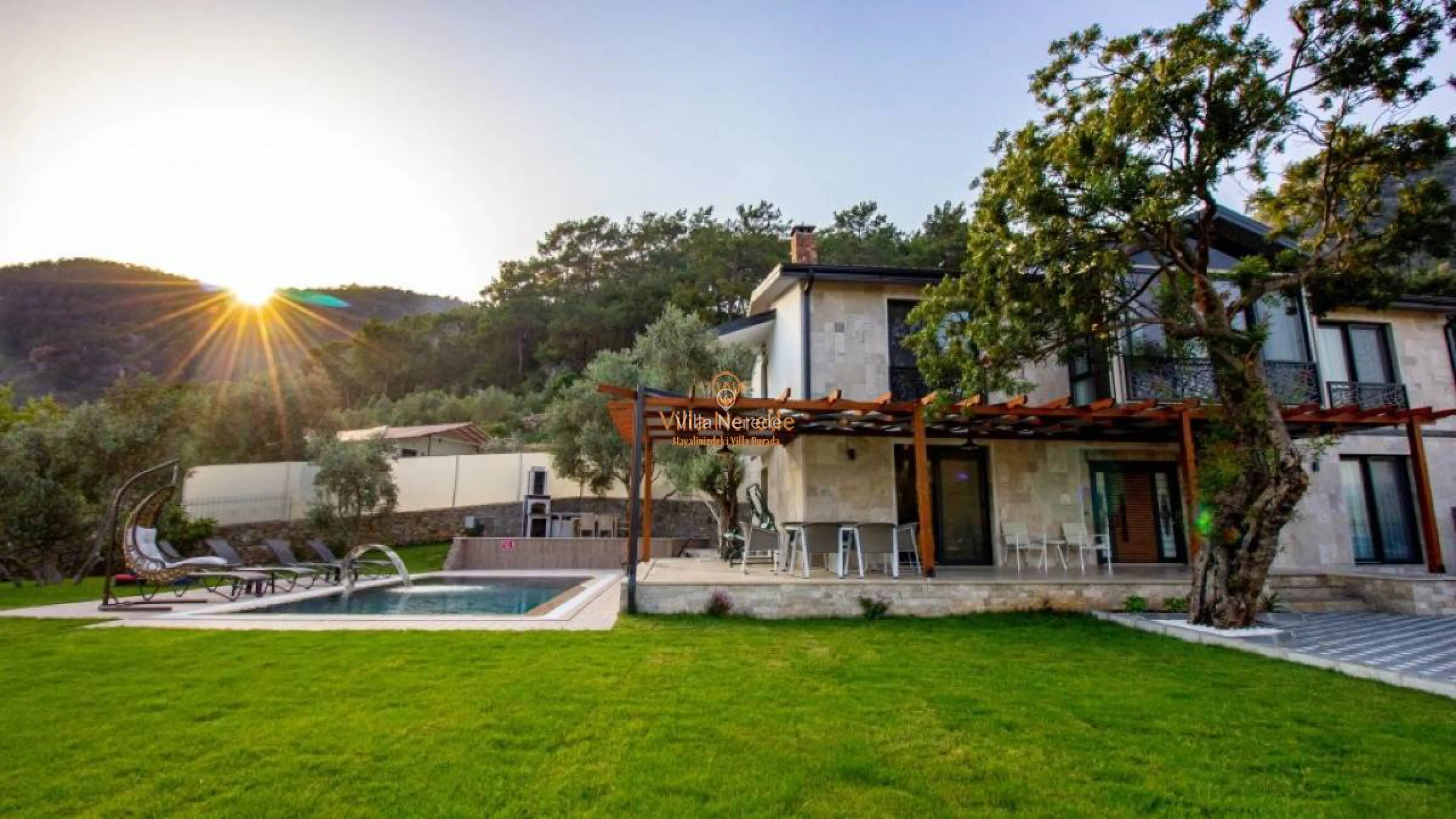 villa-panorama-649271358-b.jpg