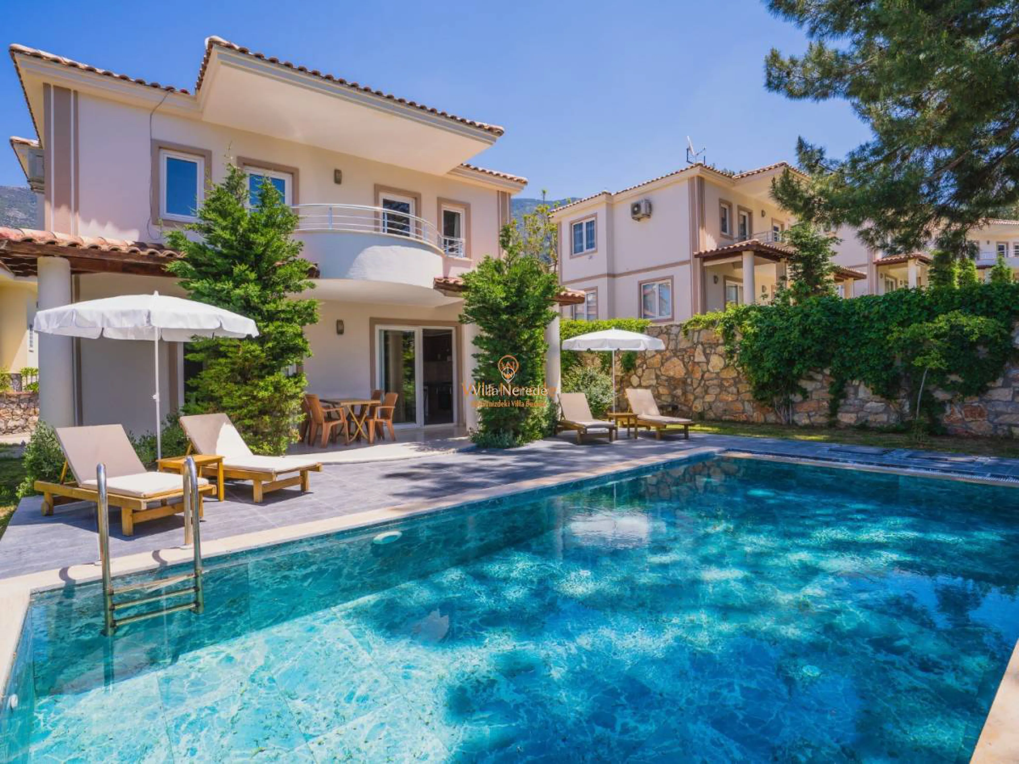 villa-royal-2-261938500-b.jpg