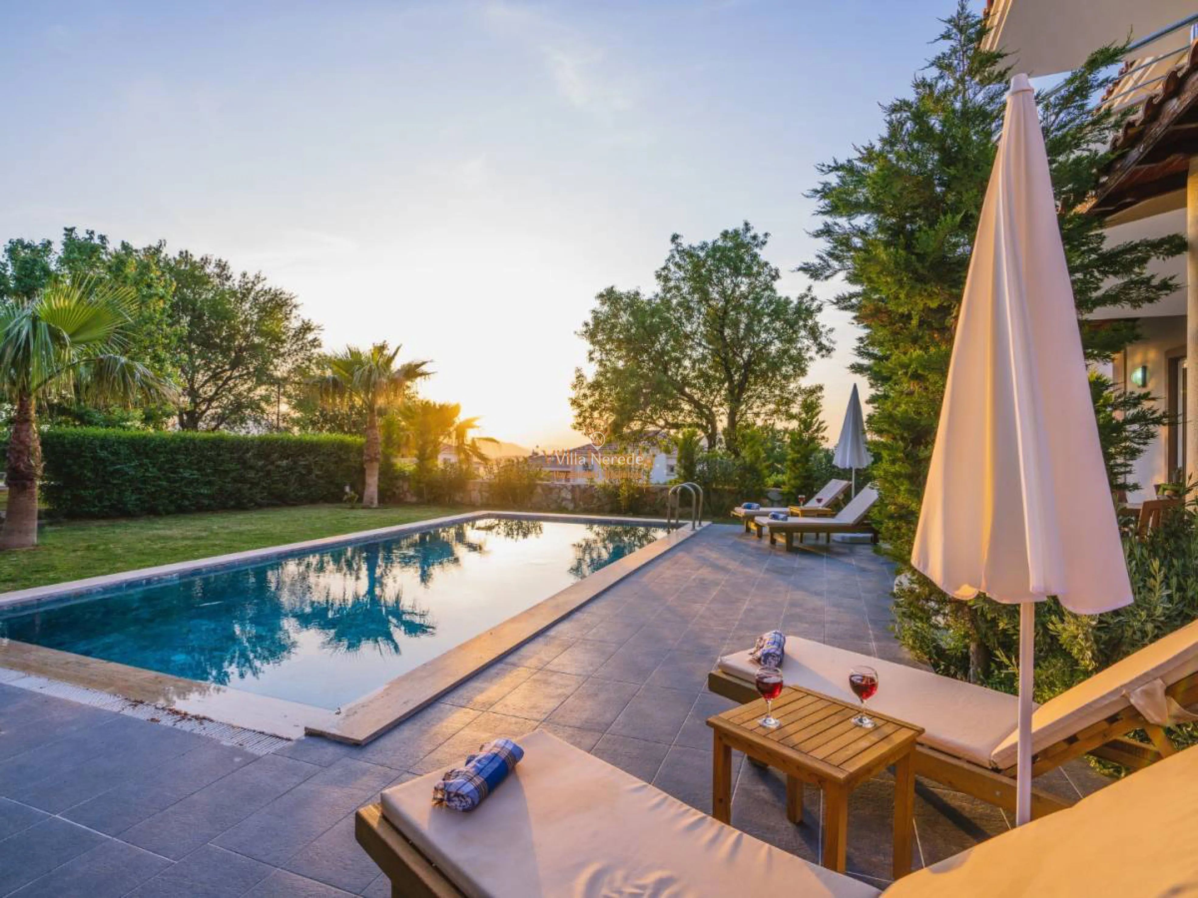 villa-royal-2-405987350-b.jpg