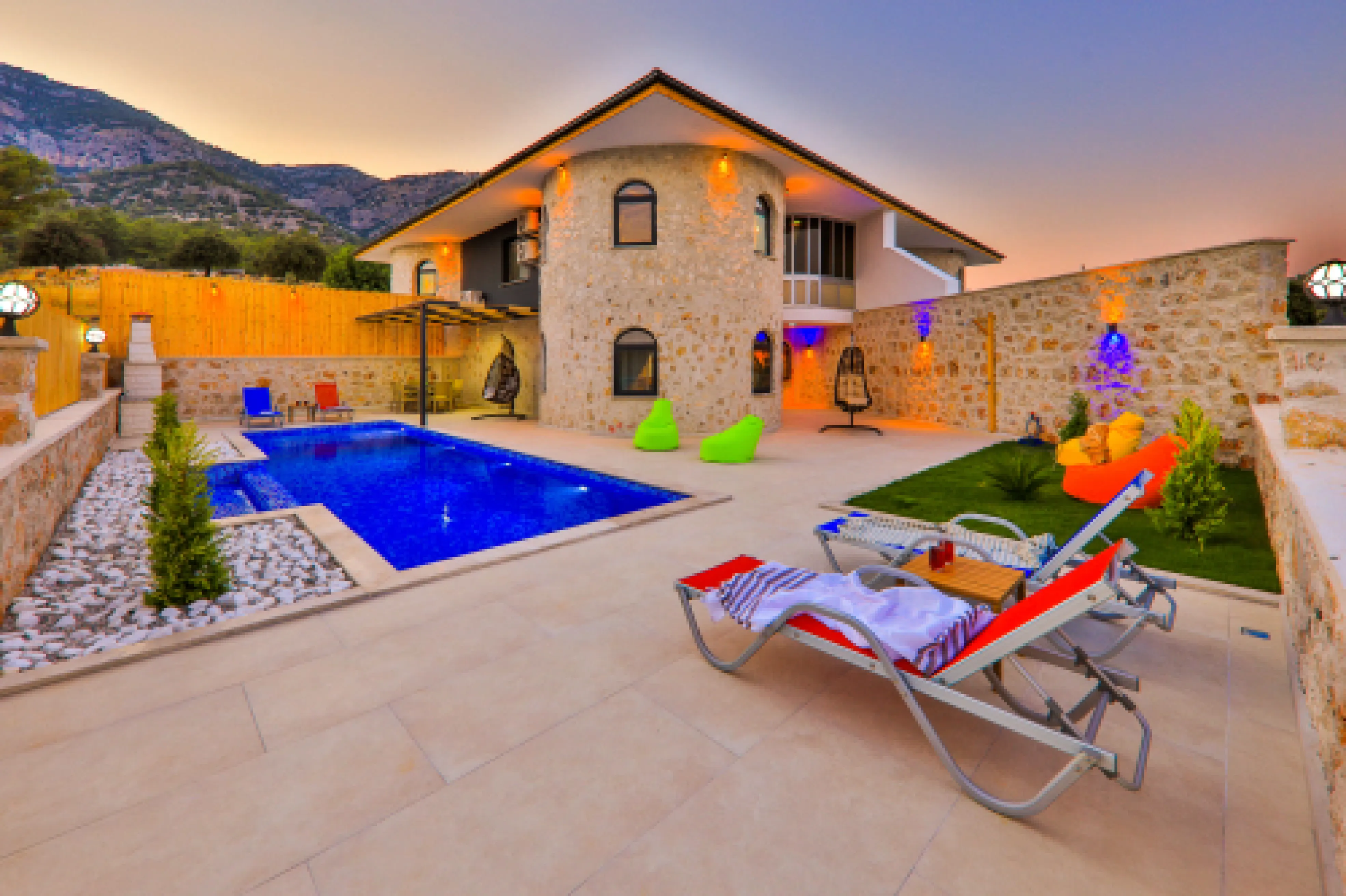 Villa Renk 2 - Kapalı Havuzlu & Saunalı Villa Kiralama